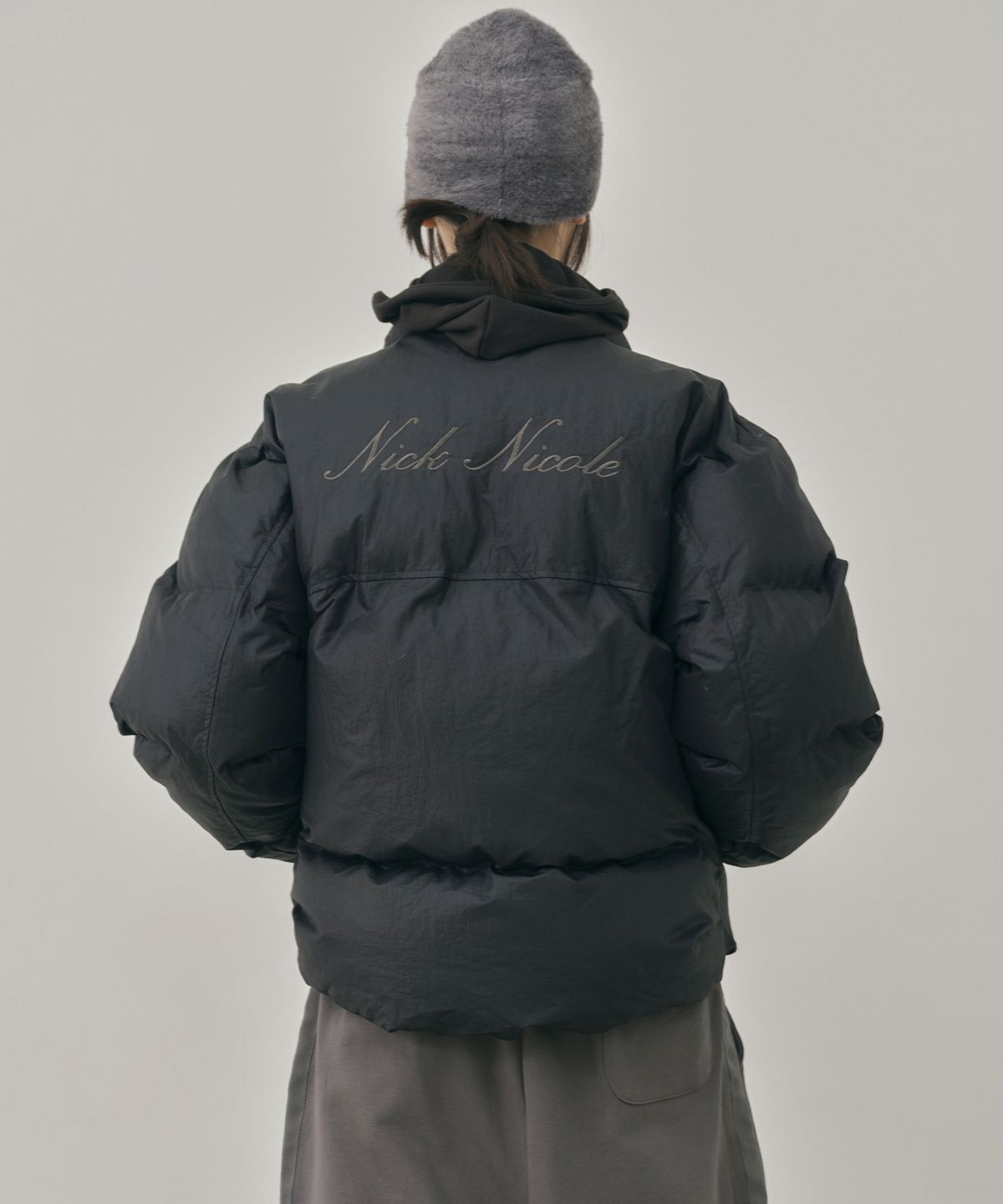 닉앤니콜(NICK&NICOLE) EMBRODIDERED PUFFER PADDING_BLACK