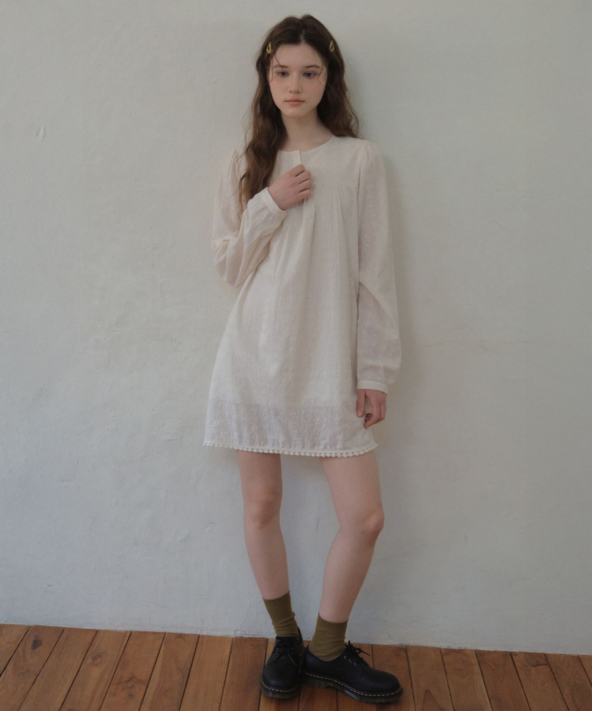 아우어노스텔지아(OURNOSTALGIA) Luna Puff Tassel Dress_Cream(O26OPS01)