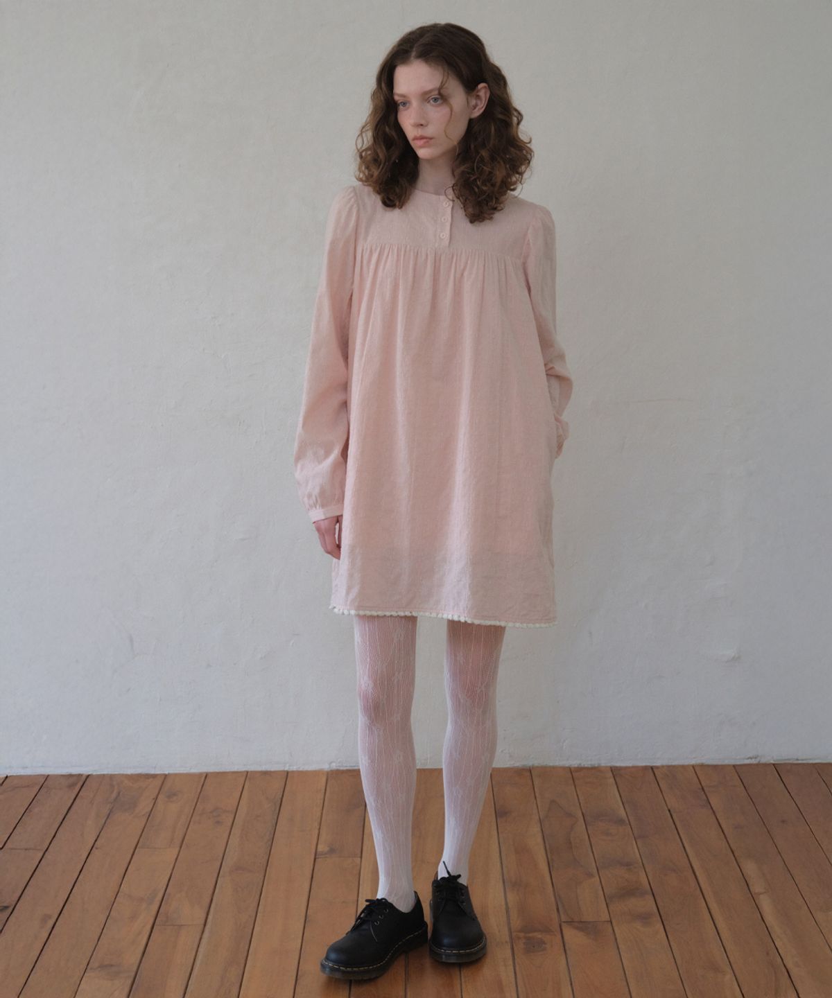 아우어노스텔지아(OURNOSTALGIA) Luna Puff Tassel Dress_Pink(O26OPS01)