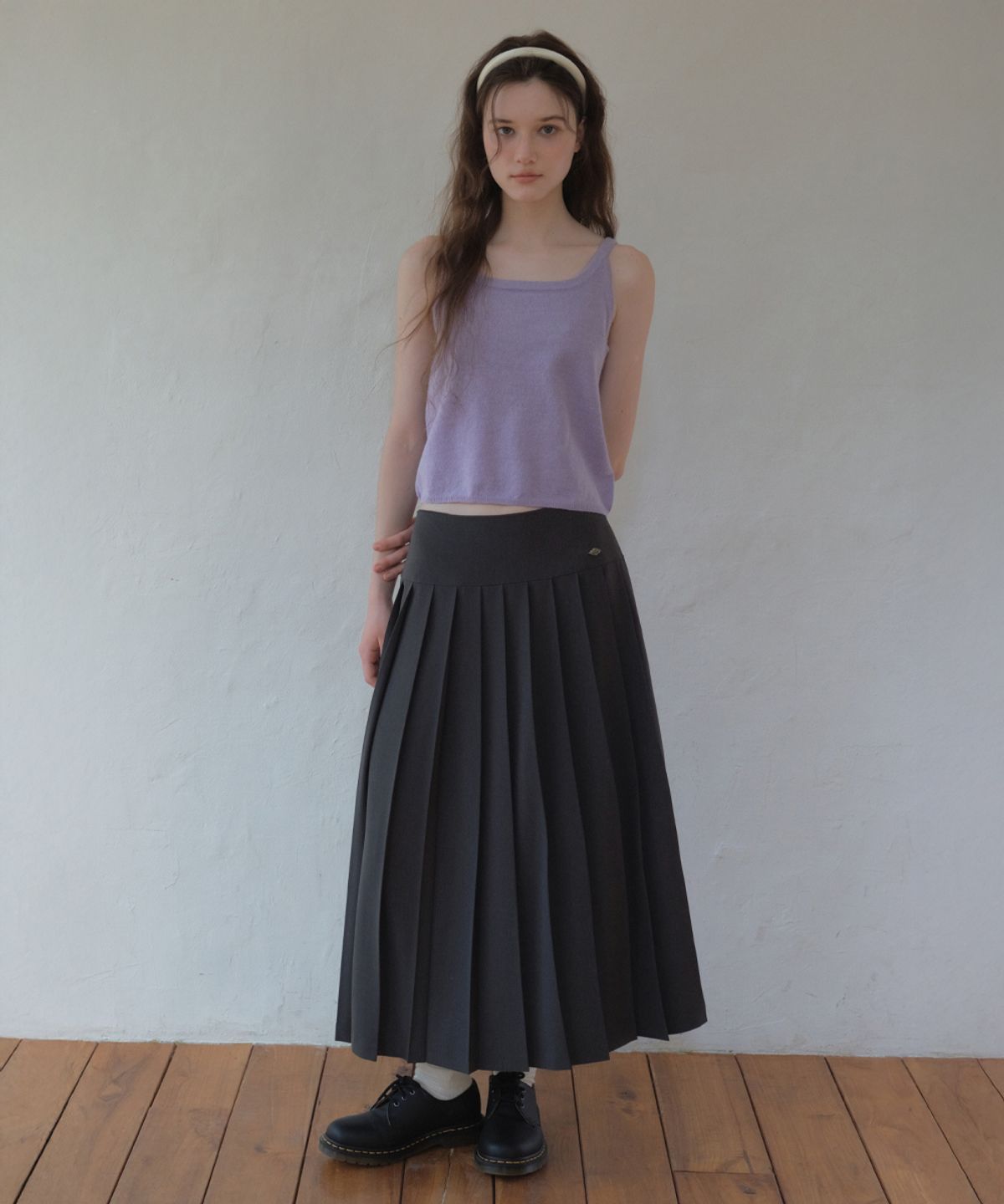 아우어노스텔지아(OURNOSTALGIA) Mid Waist Pleats Long Skirt_Charcoal(O26SK04)