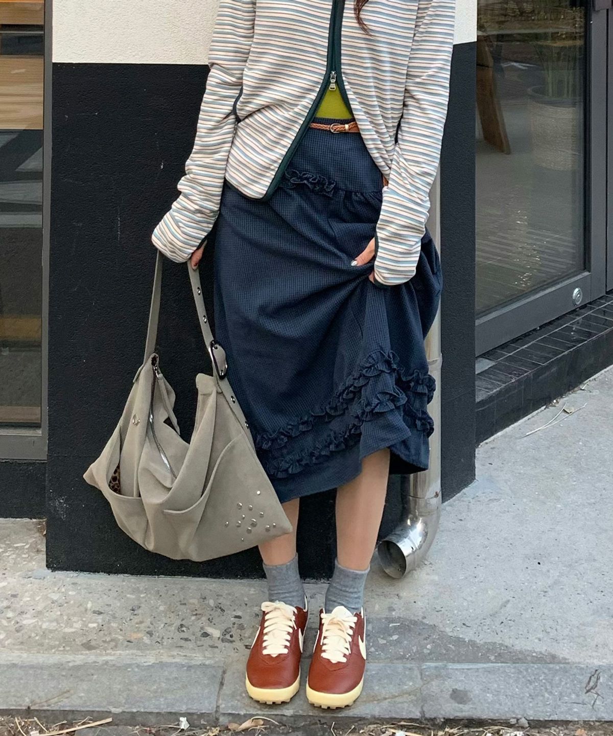 벨로엘(BELLOL) Lovely frill long skirt NAVY
