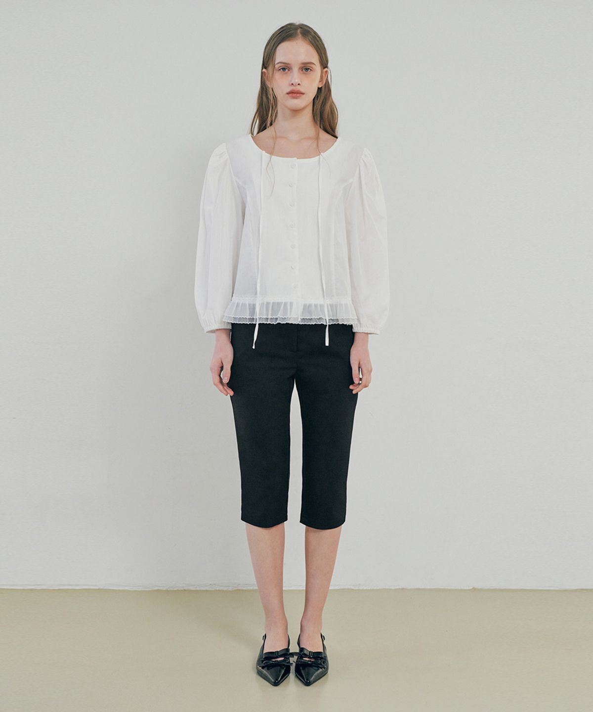 벨로엘(BELLOL) Lace puff strap blouse IVORY