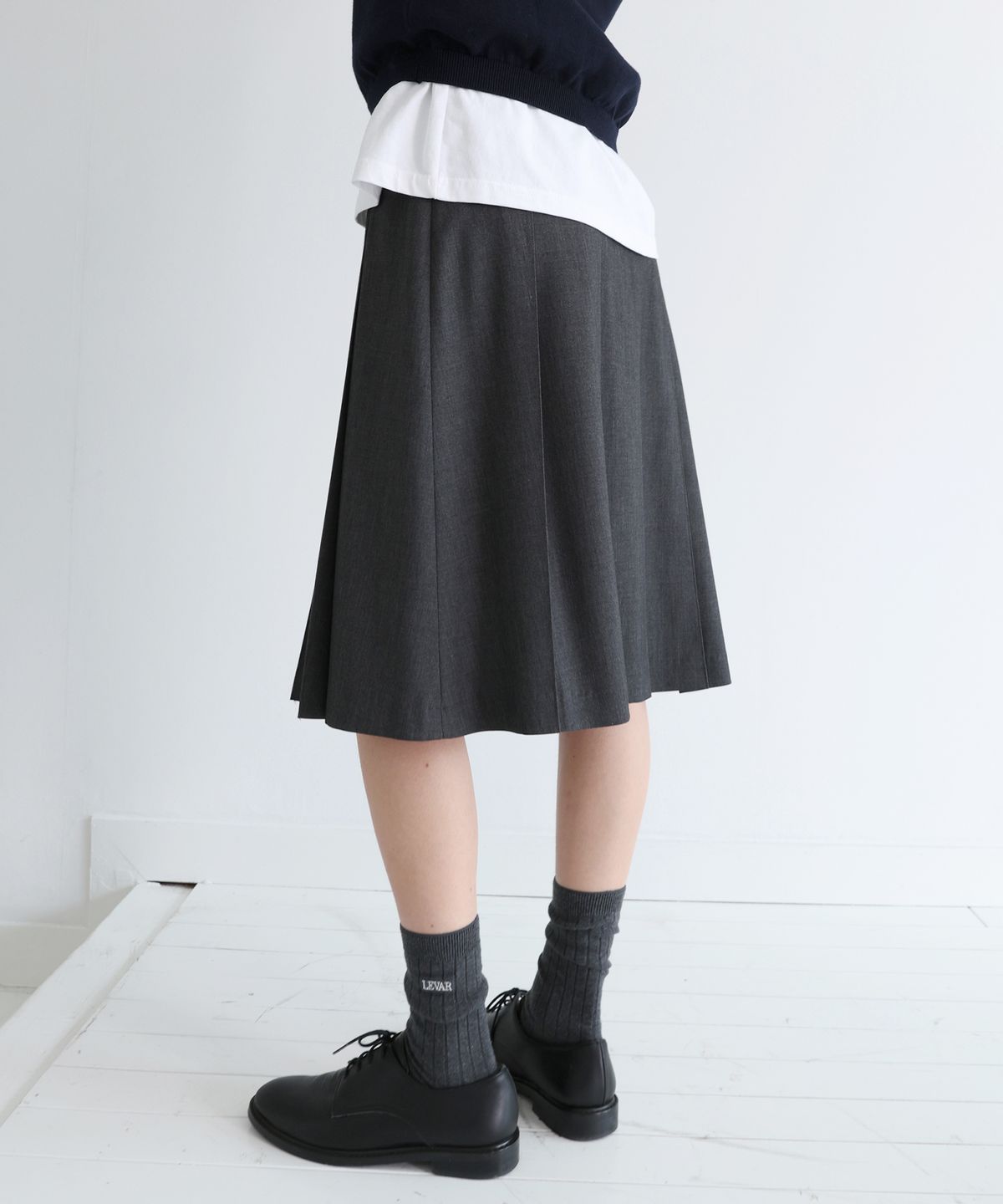 르바(LEVAR) Wide Pleat Midi Skirt - Charcoal