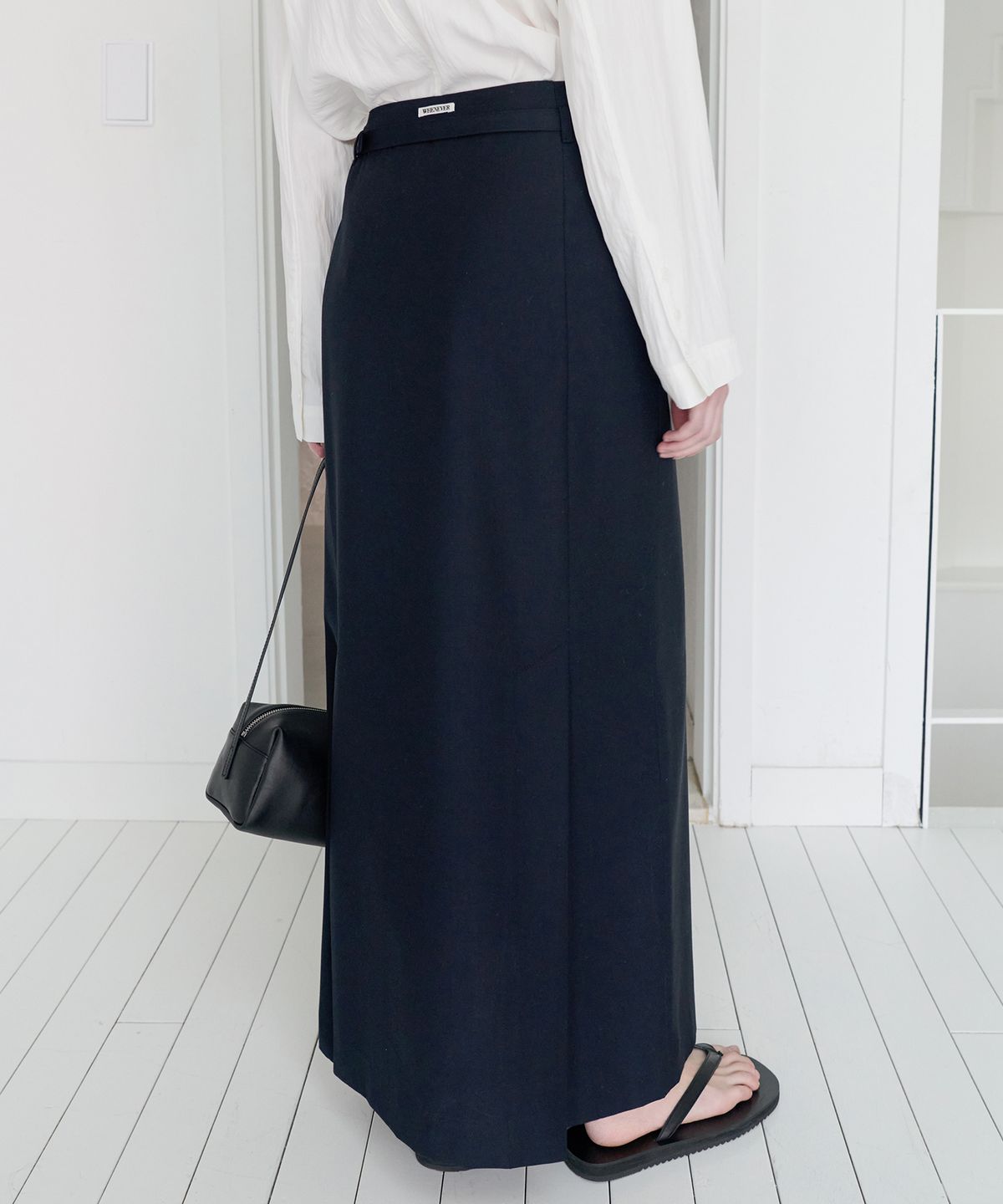 르바(LEVAR) Belted Double Slit Maxi Skirt - Darknight Navy