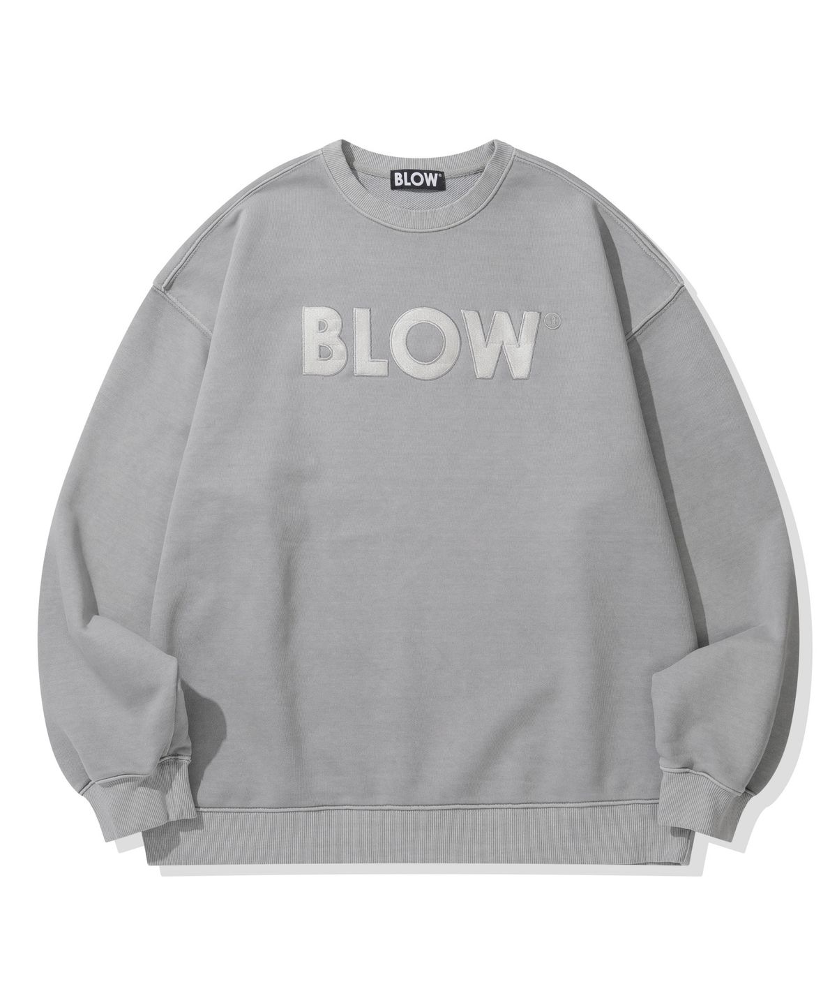 블로우(BLOW) 피그먼트 그레이 자수 스웻셔츠