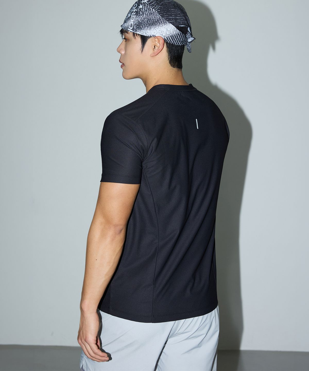 미치코런던 스포츠(MICHIKO LONDON SPORTS) 짐 메쉬 머슬핏 반팔 티셔츠 블랙