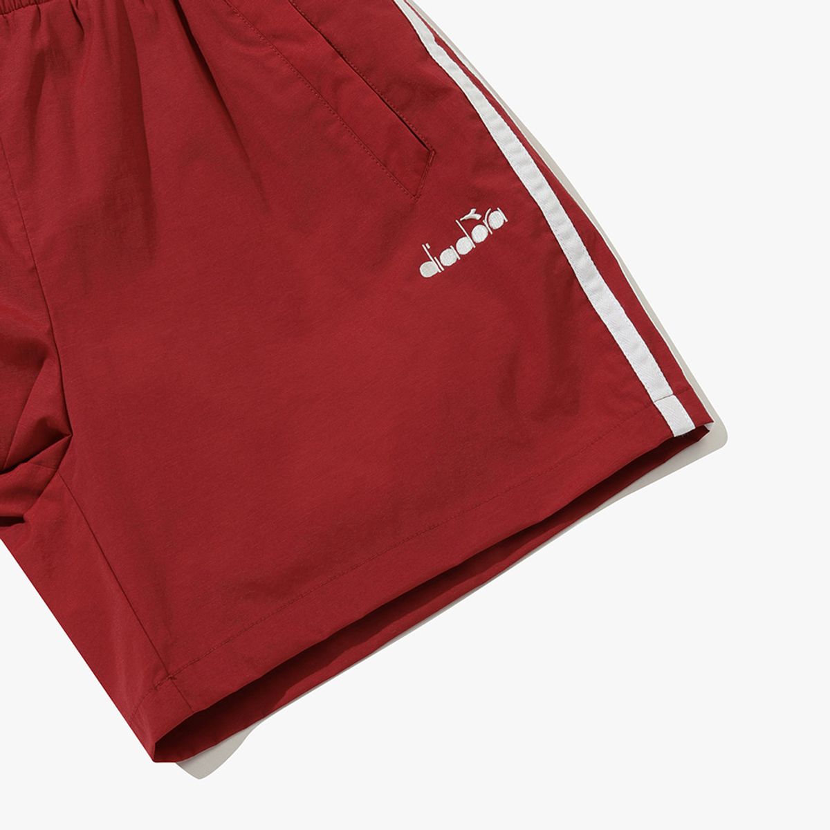 디아도라(diadora) 벤토 4부 쇼츠 RED