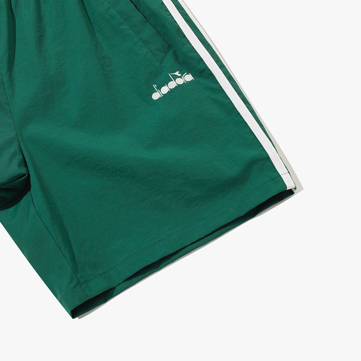 디아도라(diadora) 벤토 4부 쇼츠 GREEN