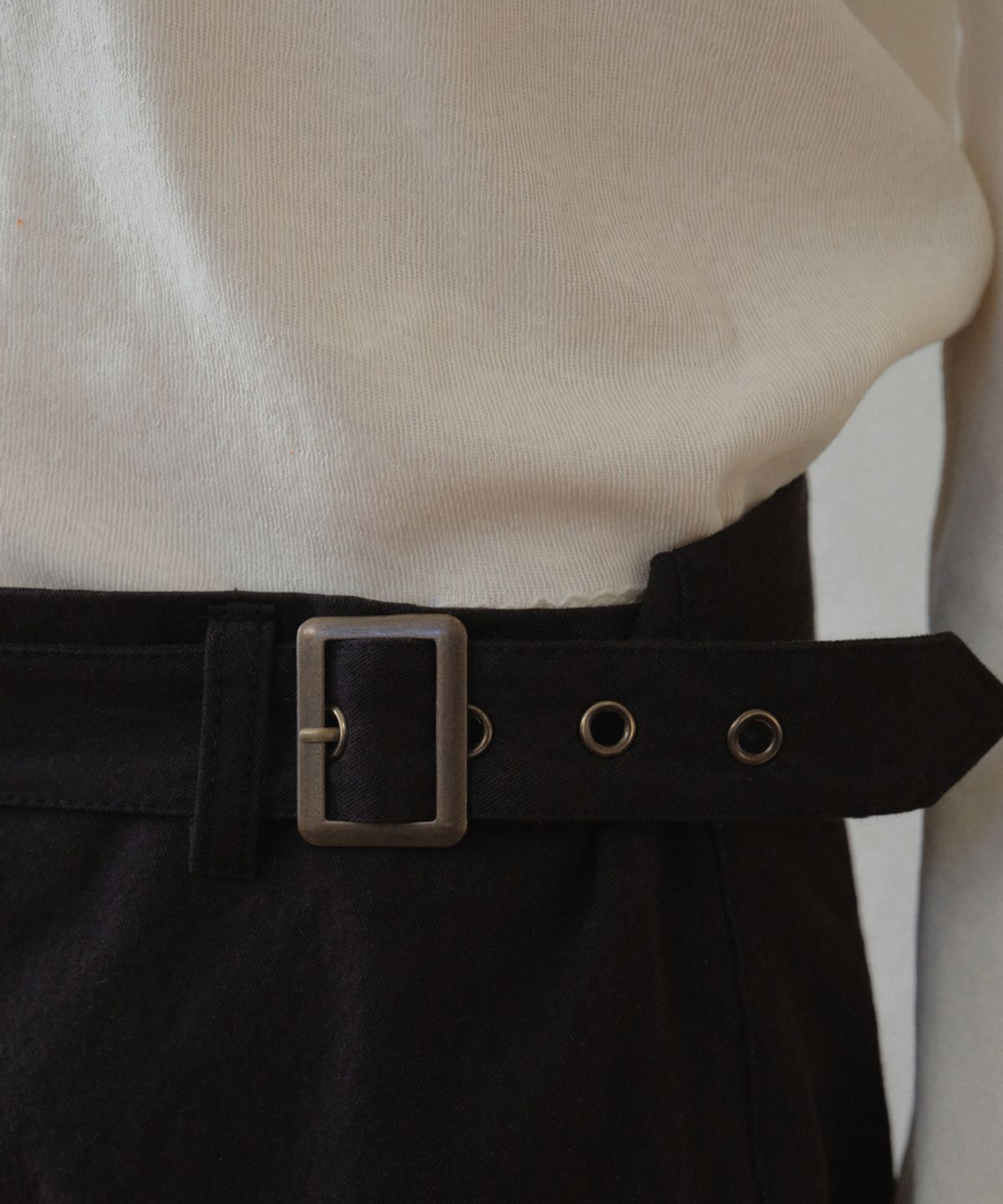 아우어노스텔지아(OURNOSTALGIA) Bizo Buckle Cotton Pants_Black(O26PT01)