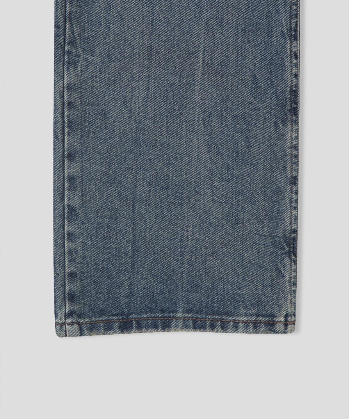 스르비(SELEVER) Grain Washed Denim Pants