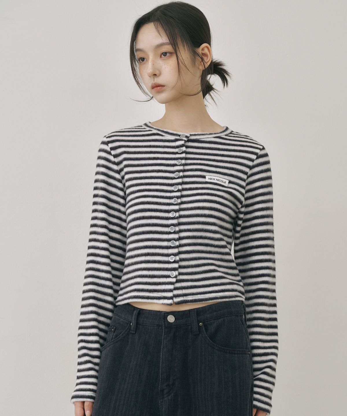 닉앤니콜(NICK&NICOLE) STRIPE CROP BUTTON CARDIGAN_IVORY