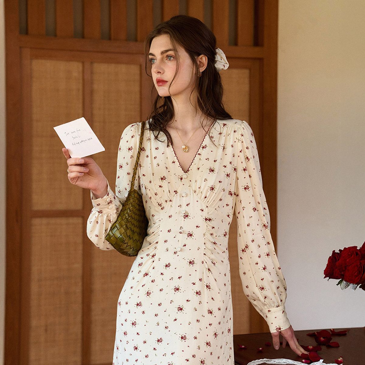 심플레트로(SIMPLE RETRO) SR_V-neck long-sleeve dress