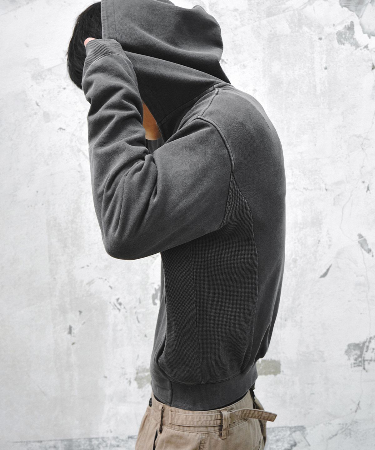 인템포무드(INTEMPOMOOD) 로우 워시드 집업 후디_차콜