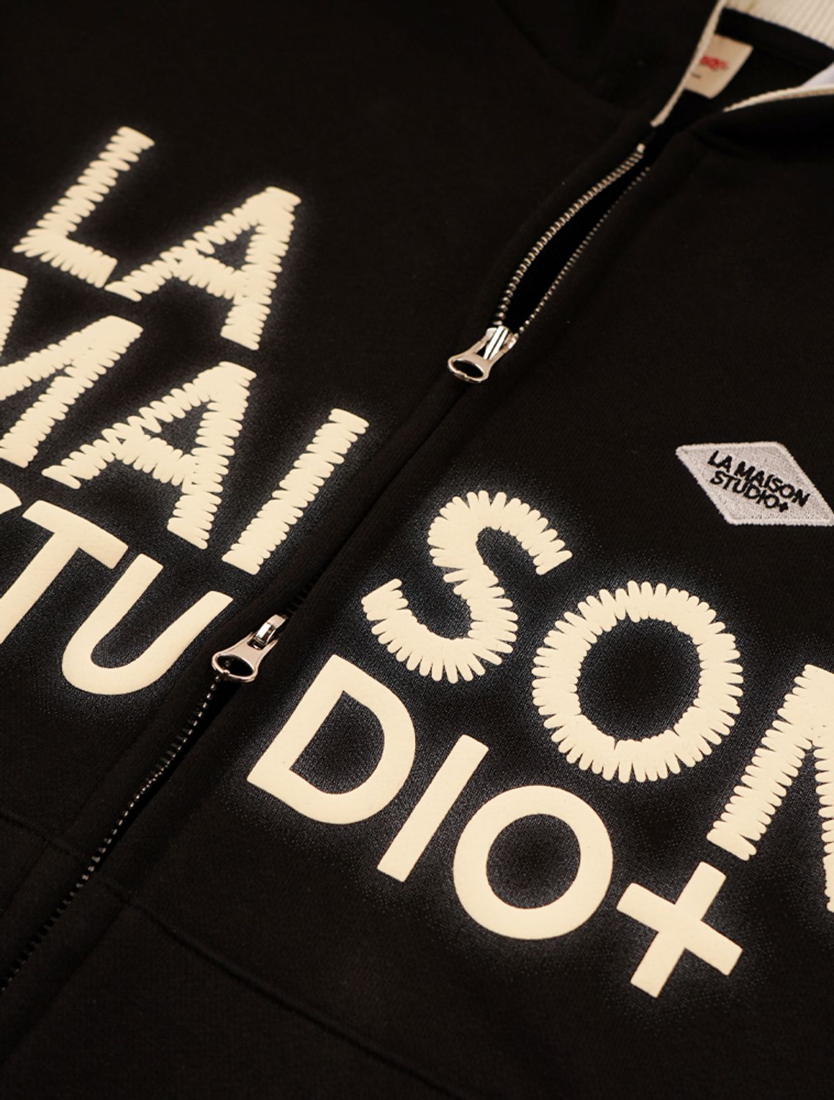 라 메종 스튜디오(LA MAISON STUDIO) LA MAISON ESSENTIAL CROP HOODIE ZIP-UP BLACK(FCG1ZP681M)