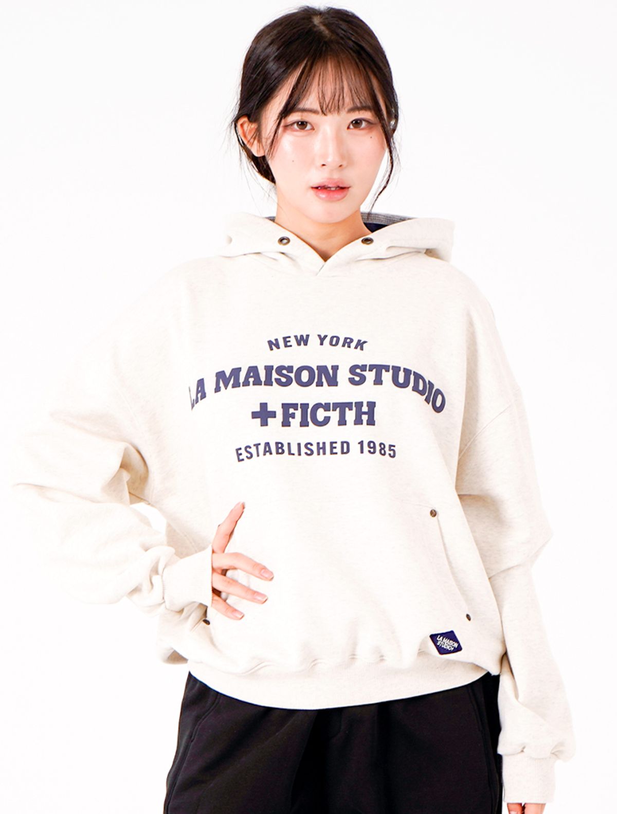 라 메종 스튜디오(LA MAISON STUDIO) LA MAISON ESSENTIAL CROP HOODIE OATMEAL(FCG1TS683M)