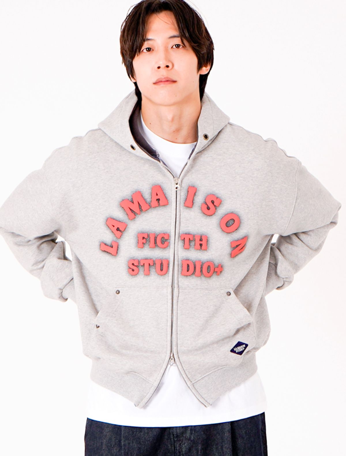 라 메종 스튜디오(LA MAISON STUDIO) LA MAISON ESSENTIAL CROP ARCH LOGO HOODIDIE ZIP-UP MELANGRAY(FCG1ZP684M)