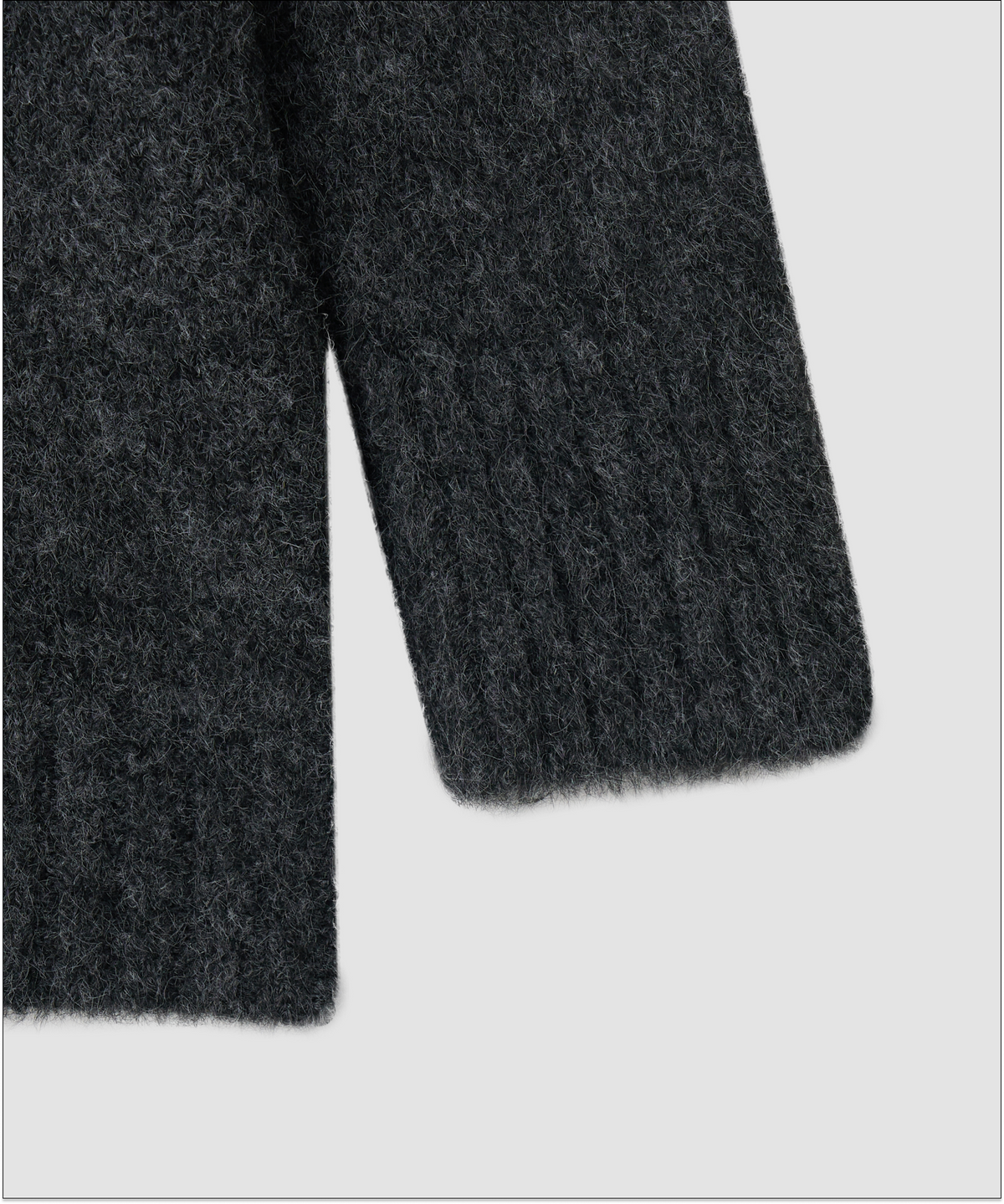 더 릴(THE LILLE) Nia Hairy V Knit_Charcoal