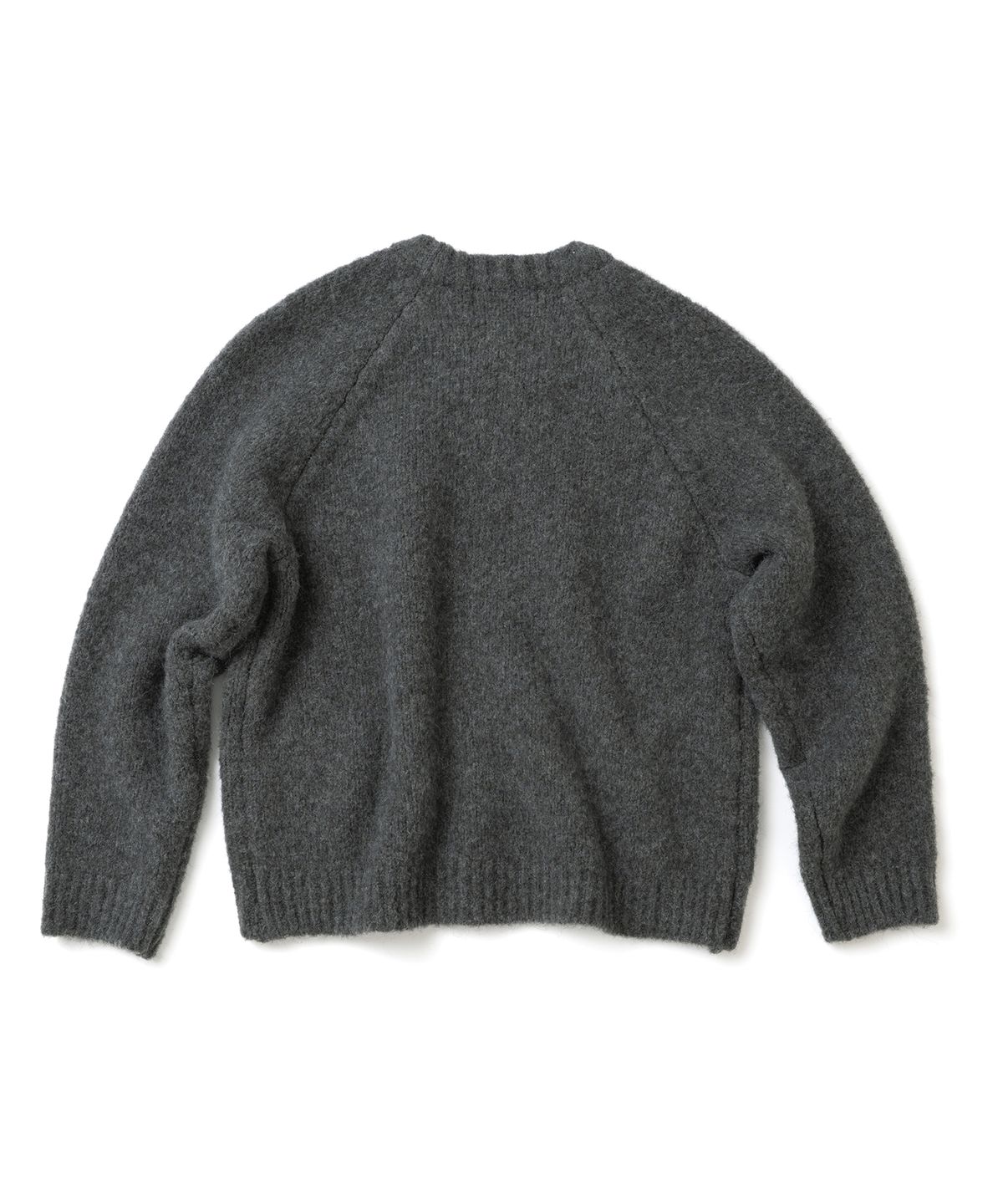 니티드(KNITTED) (UNISEX)부클 래글런 크롭 라운드 니트 CHARCOAL
