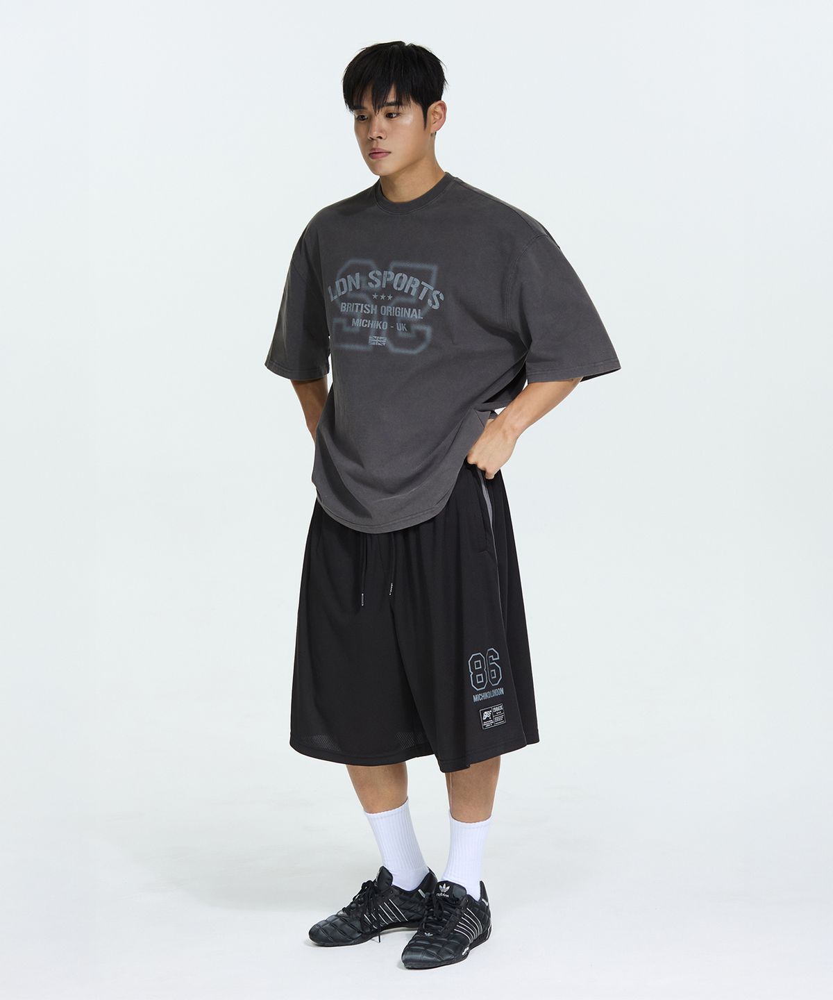 미치코런던 스포츠(MICHIKO LONDON SPORTS) 메쉬 버뮤다 트랙 팬츠 블랙