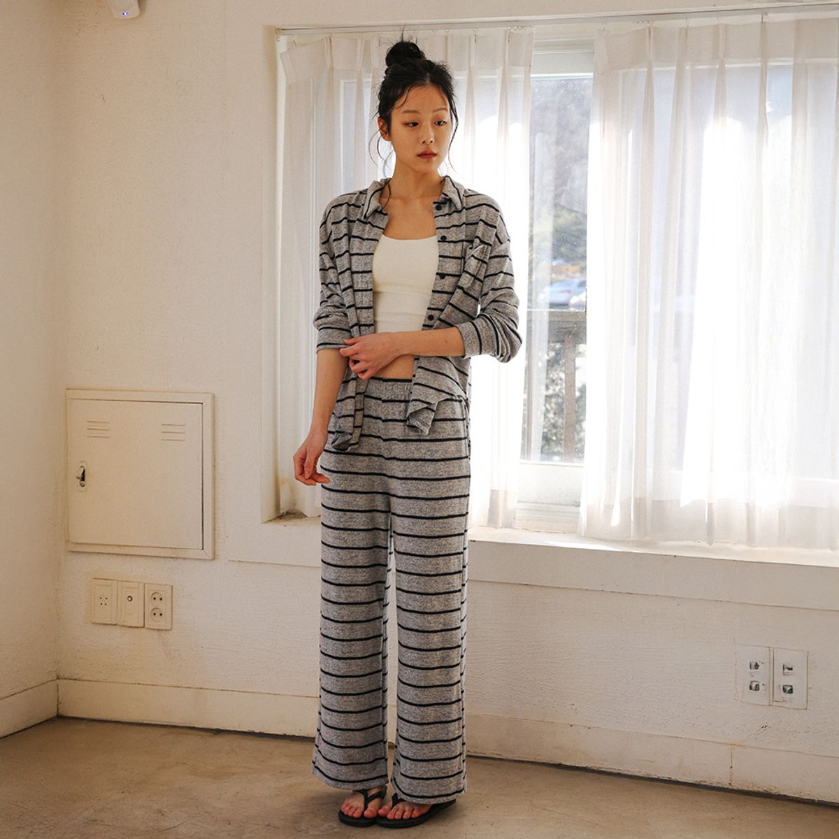 멜라니조이(MELANIE JOY) MJ_Striped button pajama two-piece set_GRAY