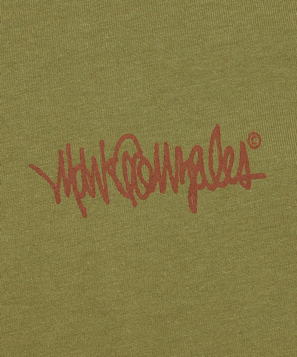 마크곤잘레스(MARK GONZALES) 넥스트 사인로고 반팔 티셔츠 - KHAKI