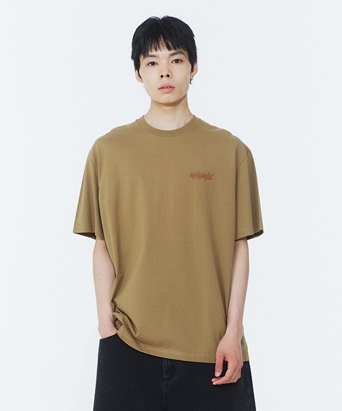 마크곤잘레스(MARK GONZALES) 넥스트 사인로고 반팔 티셔츠 - KHAKI
