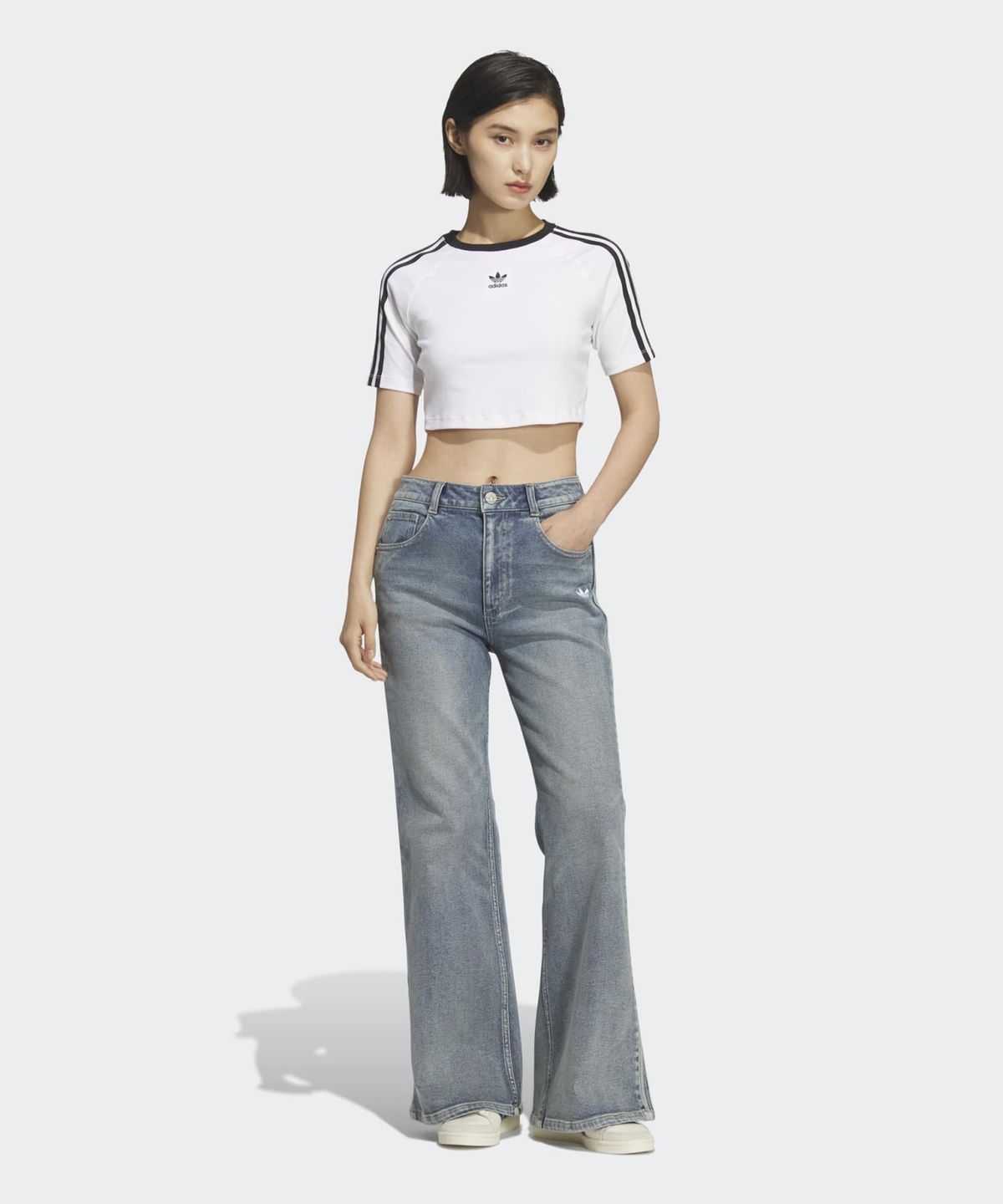 아디다스(ADIDAS) 워시드 플레어 팬츠 - 라이트데님 / KT3173