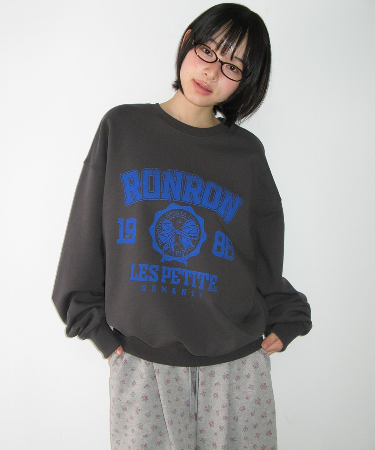 론론(RONRON) RR 1988 VINTAGE RIBBON SWEATSHIRT CHARCOAL