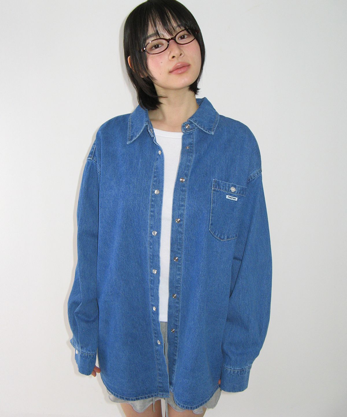 론론(RONRON) BUTTON POCKET DENIM SHIRT MEDIUM BLUE
