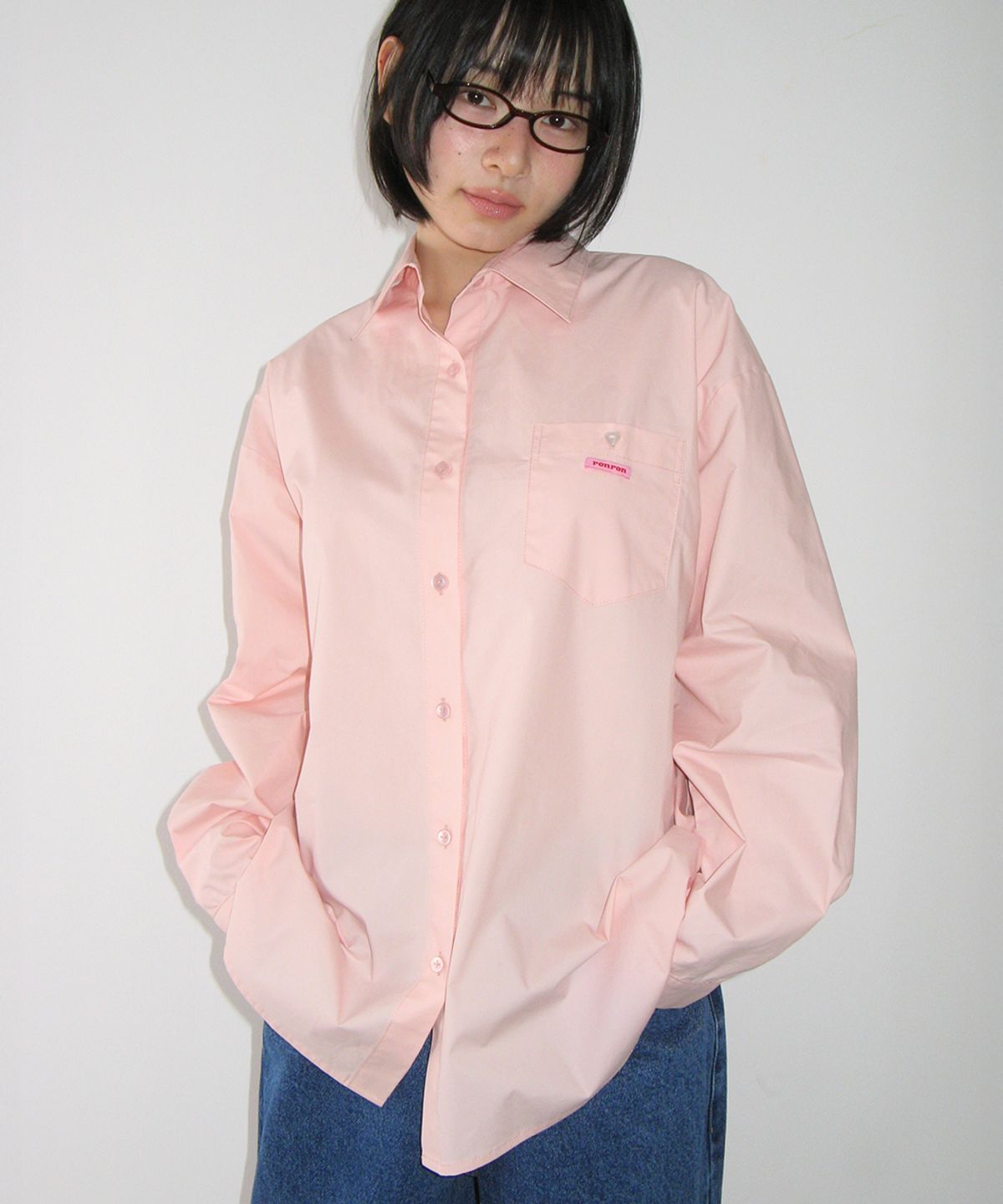 론론(RONRON) BUTTON POCKET OVERSIZED SHIRT SOFT PINK