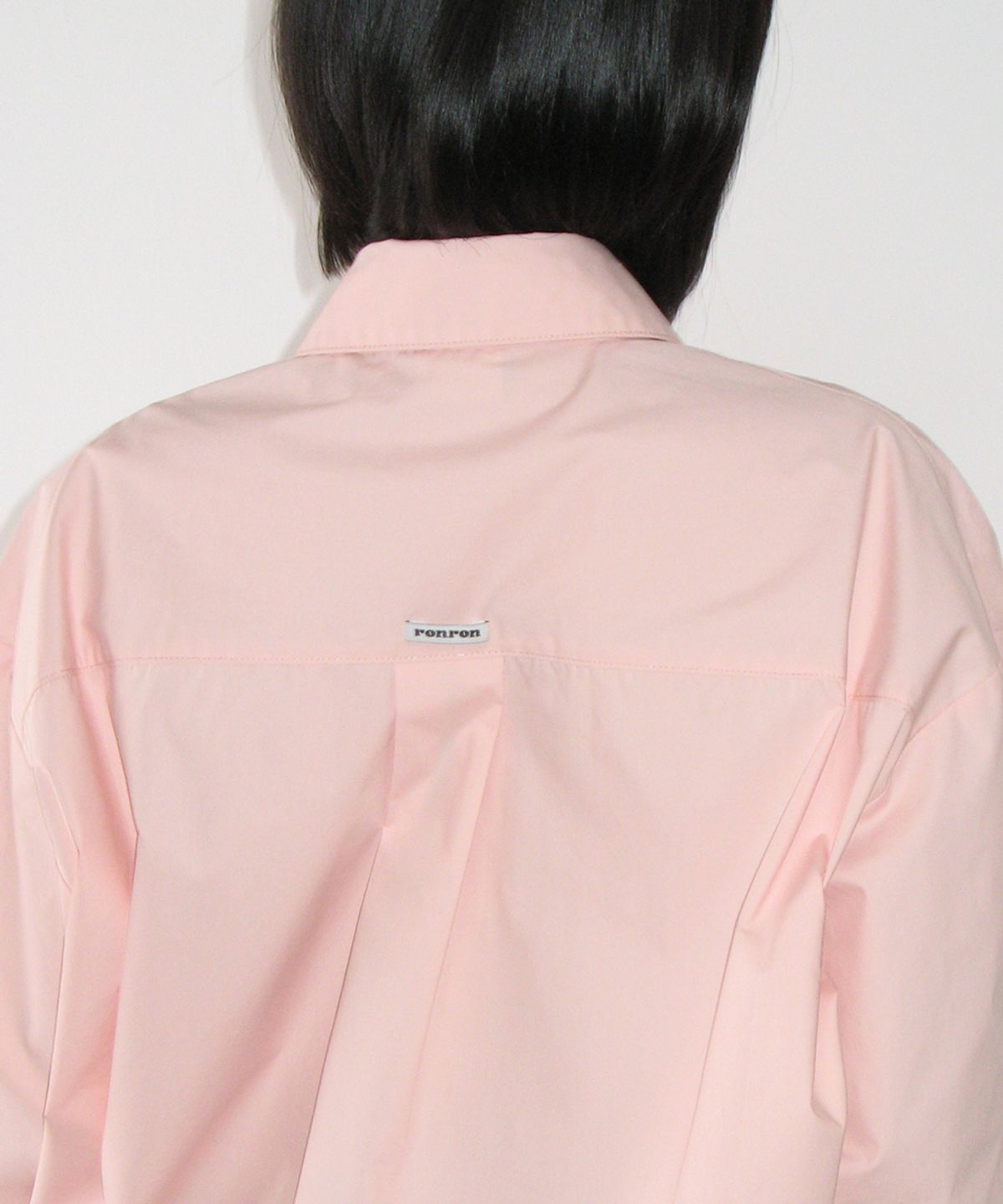 론론(RONRON) BUTTON POCKET OVERSIZED SHIRT SOFT PINK
