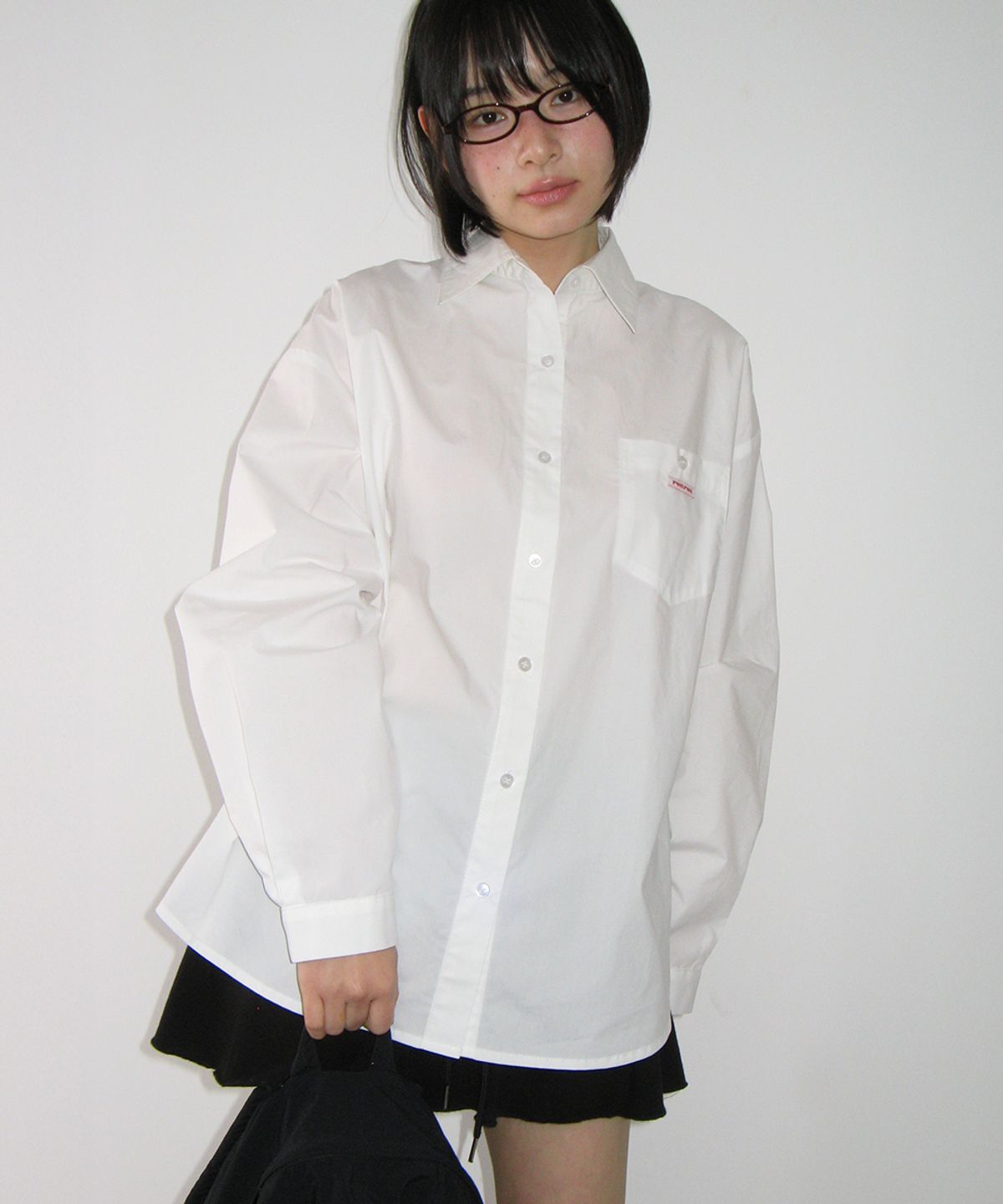 론론(RONRON) BUTTON POCKET OVERSIZED SHIRT WHITE