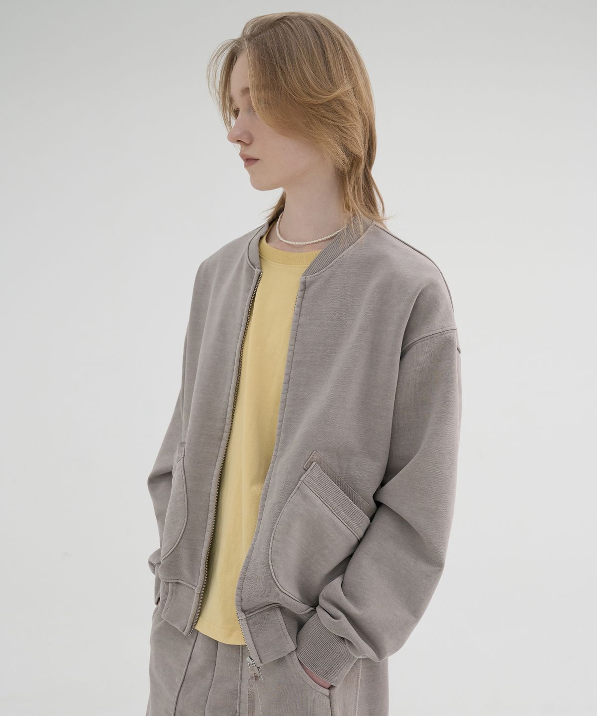 노운(NOUN) faded sweat blouson (mocha beige)