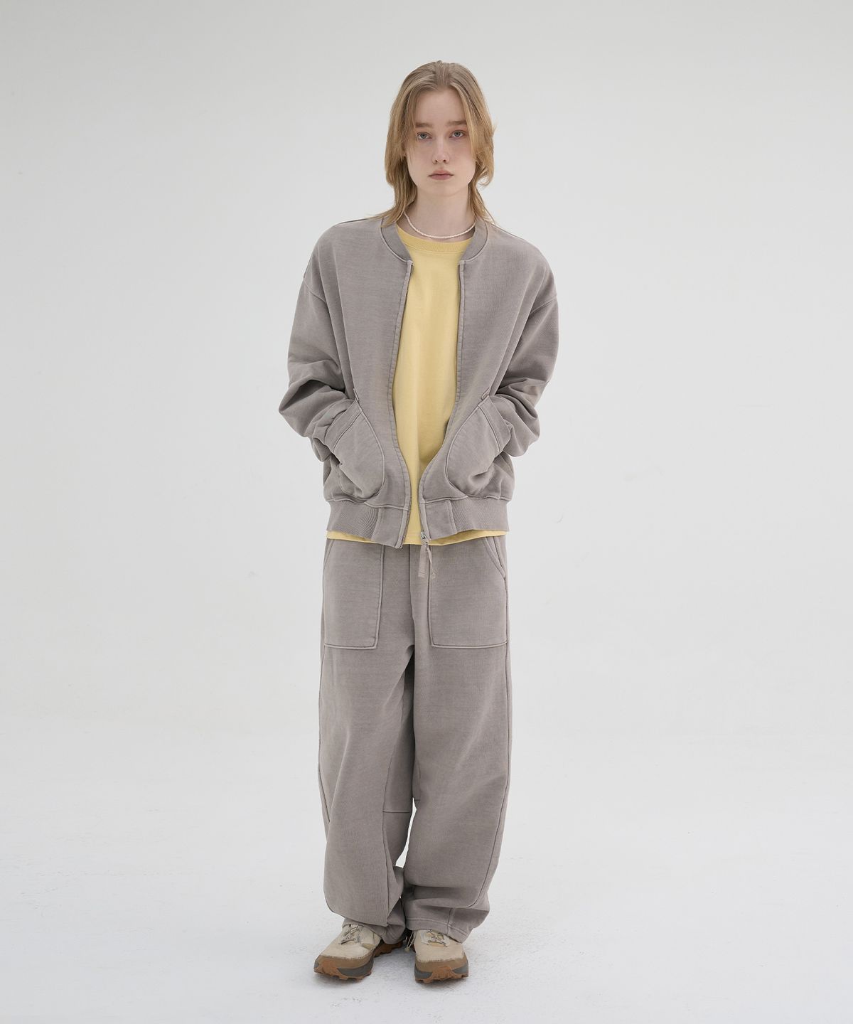 노운(NOUN) faded sweat blouson (mocha beige)