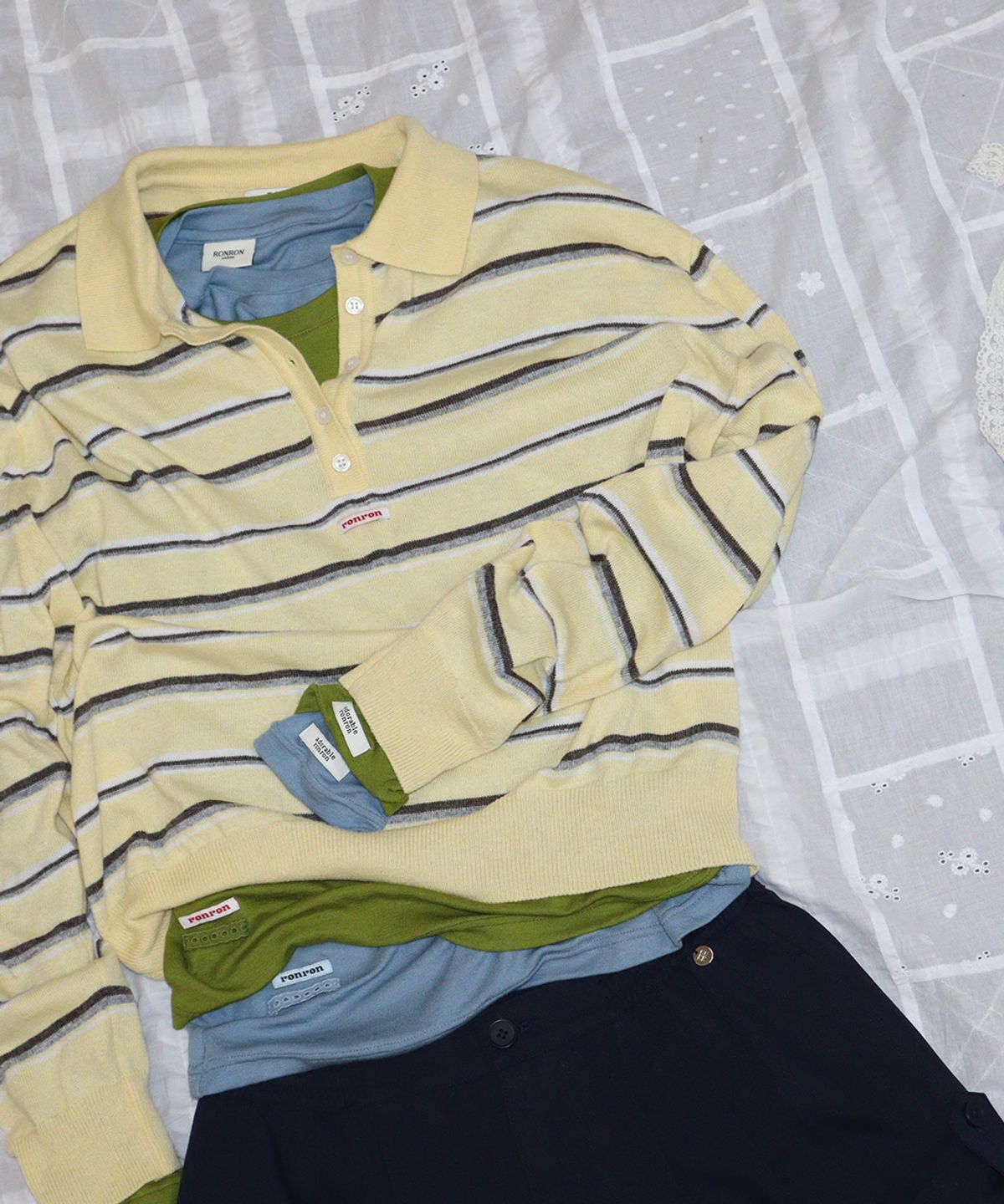 론론(RONRON) LOOSE FIT STRIPE COLLAR KNIT SOFT YELLOW