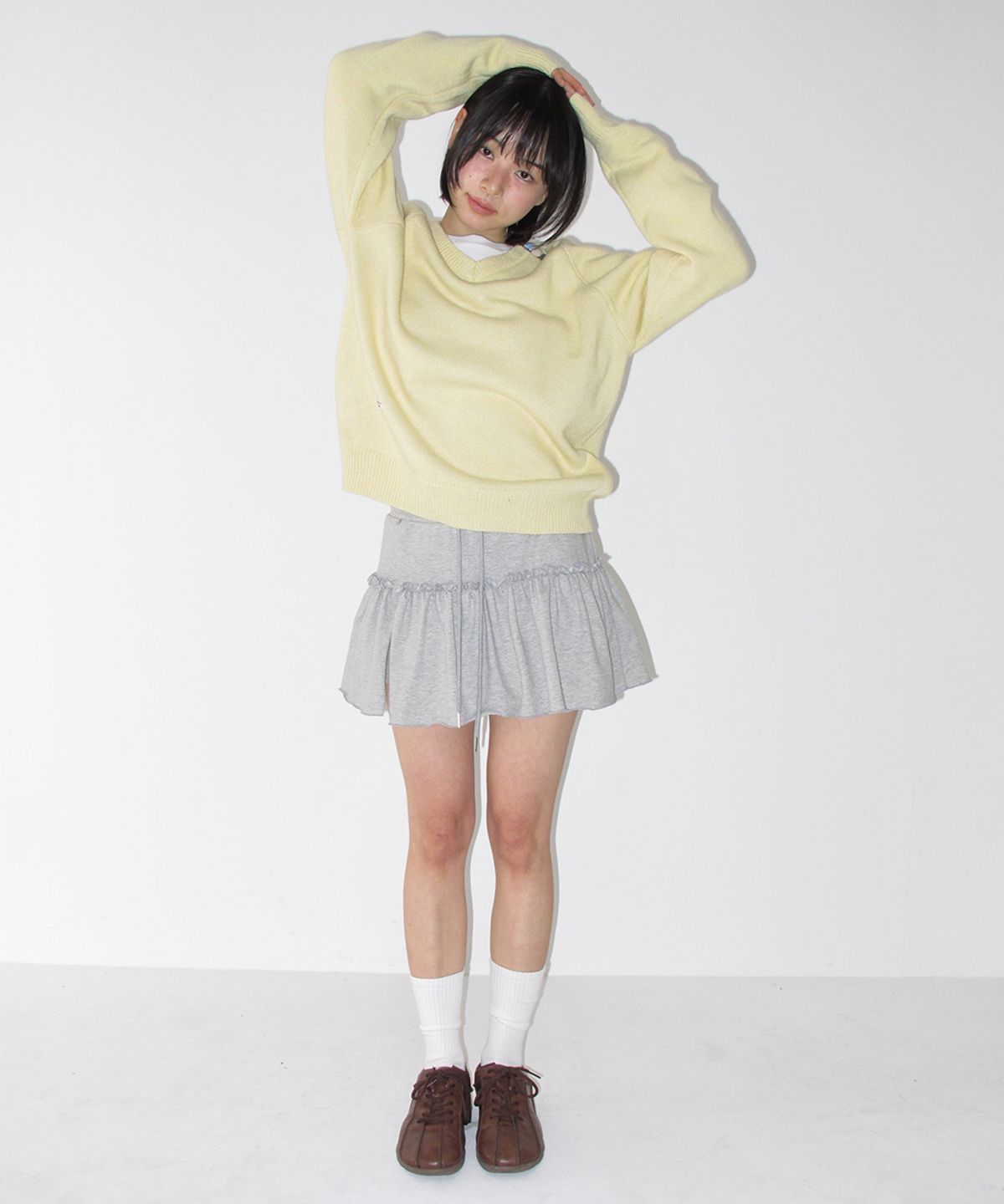 론론(RONRON) SOFT V NECK BASIC KNIT SOFT YELLOW