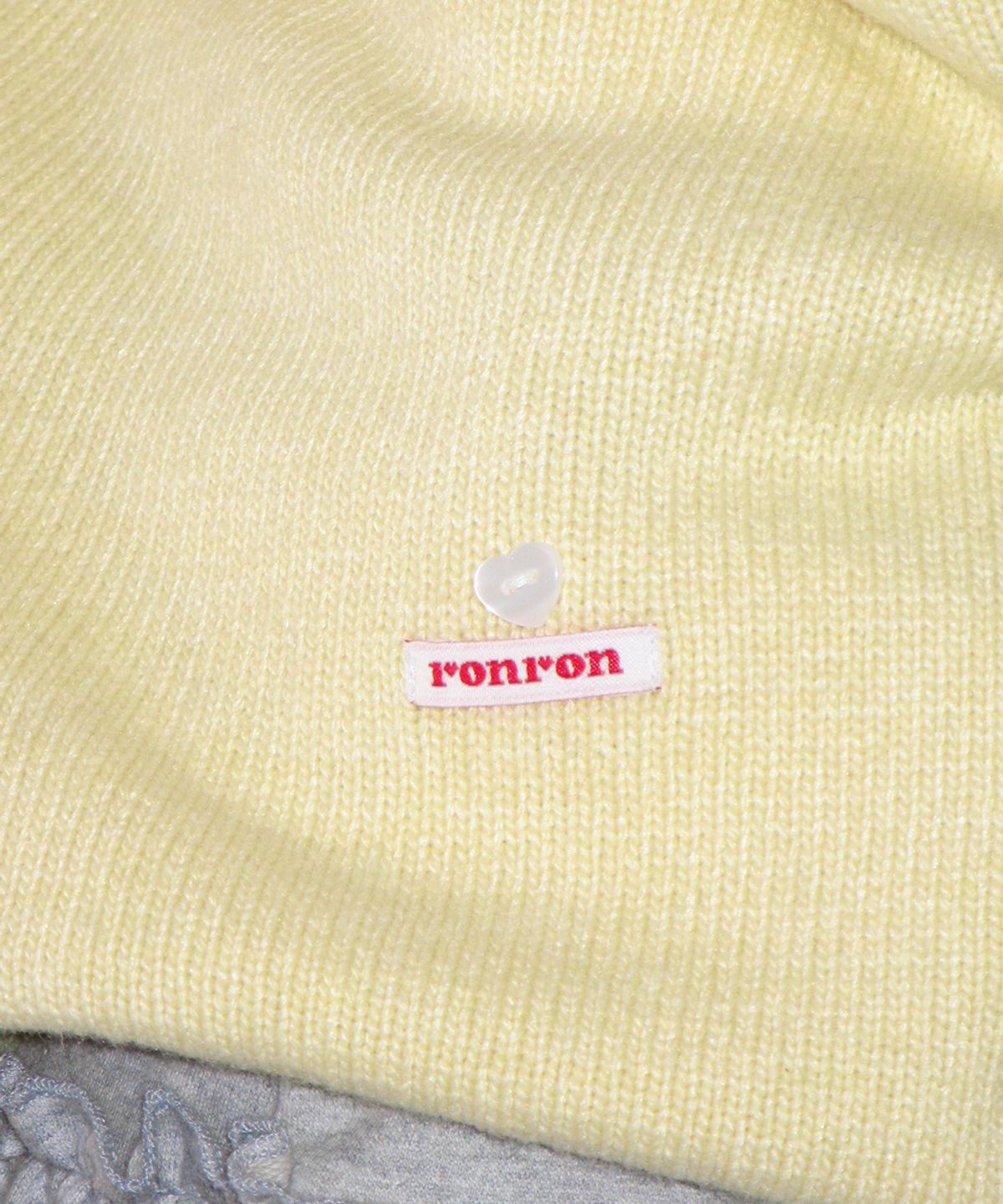 론론(RONRON) SOFT V NECK BASIC KNIT SOFT YELLOW