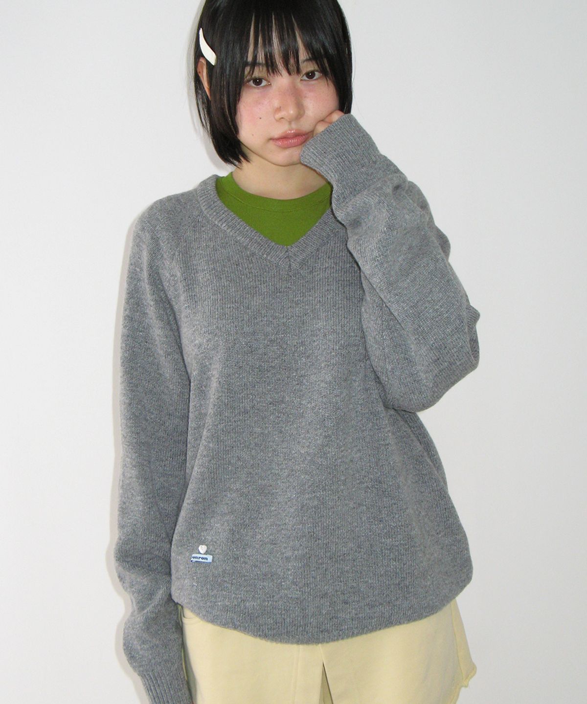 론론(RONRON) SOFT V NECK BASIC KNIT GREY