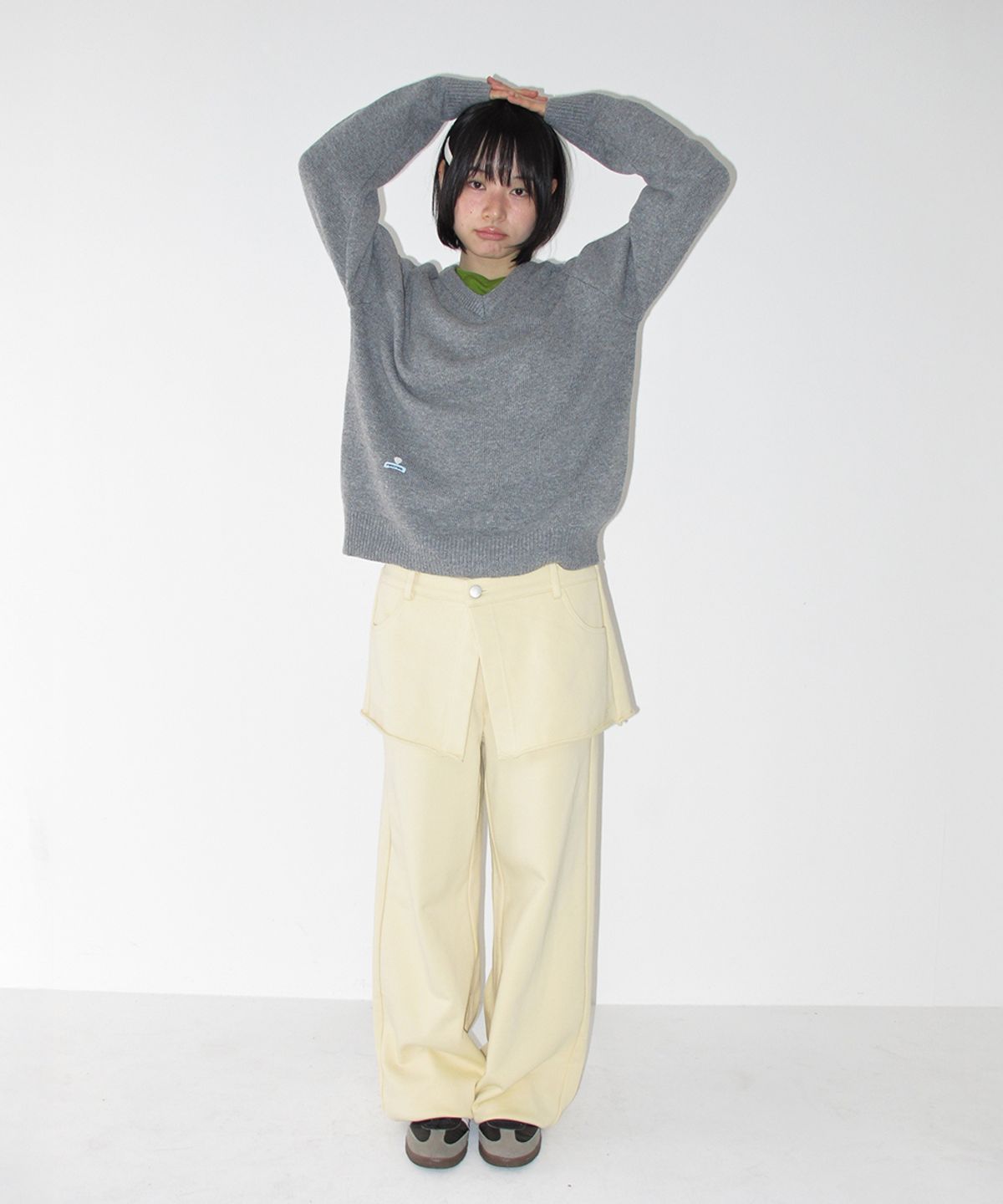론론(RONRON) SOFT V NECK BASIC KNIT GREY