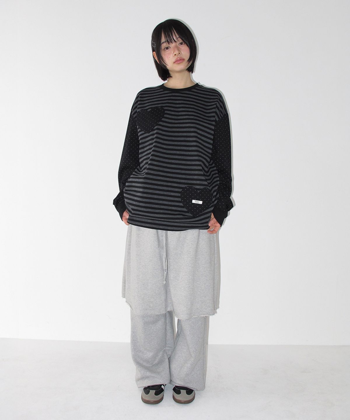 론론(RONRON) HEART DOT POCKET STRIPE LONG SLEEVE BLACK