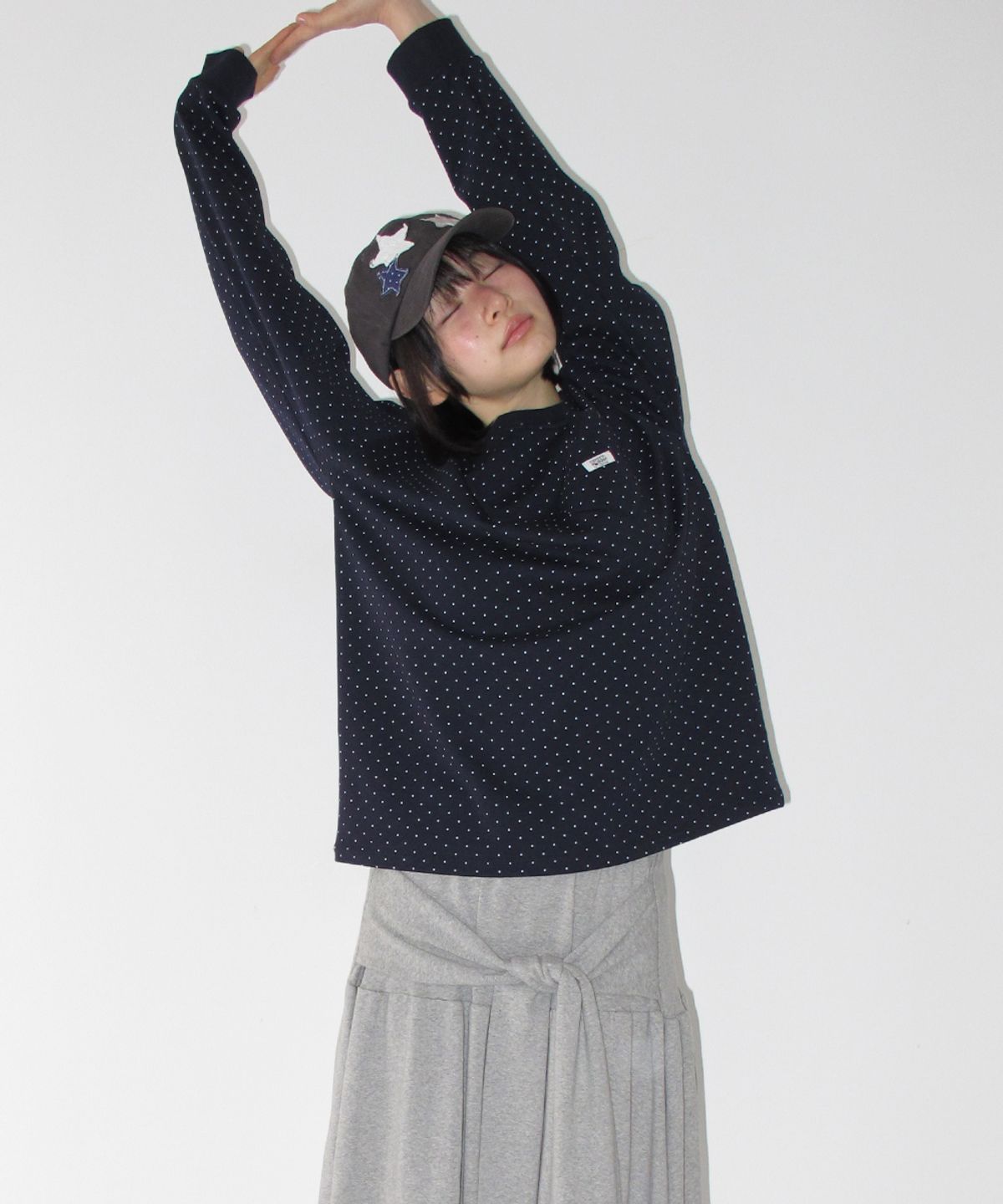 론론(RONRON) DOT HEART POCKET OVER FIT LONG SLEEVE NAVY