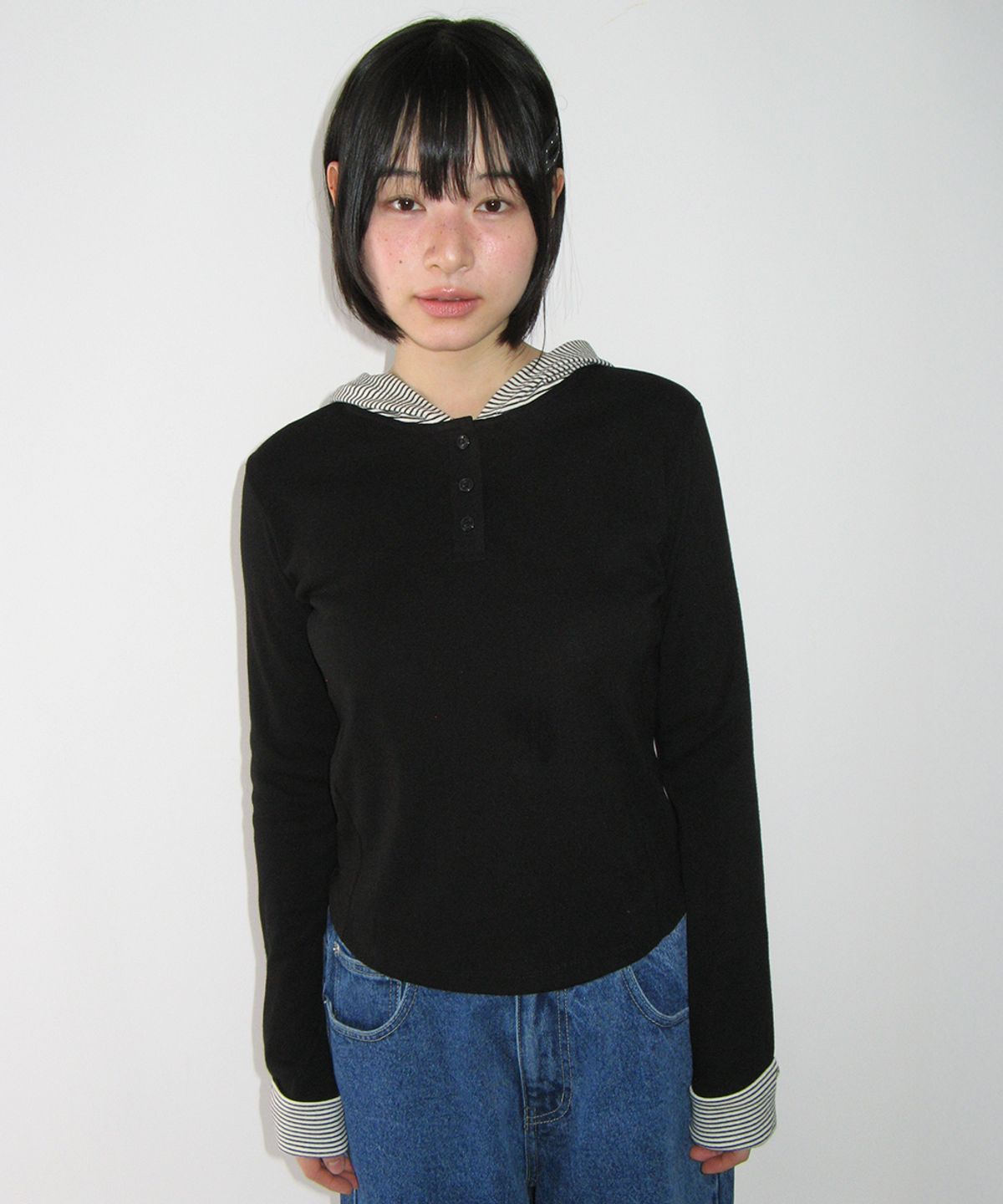 론론(RONRON) BUTTON CUFF HOODIE LONG SLEEVE BLACK