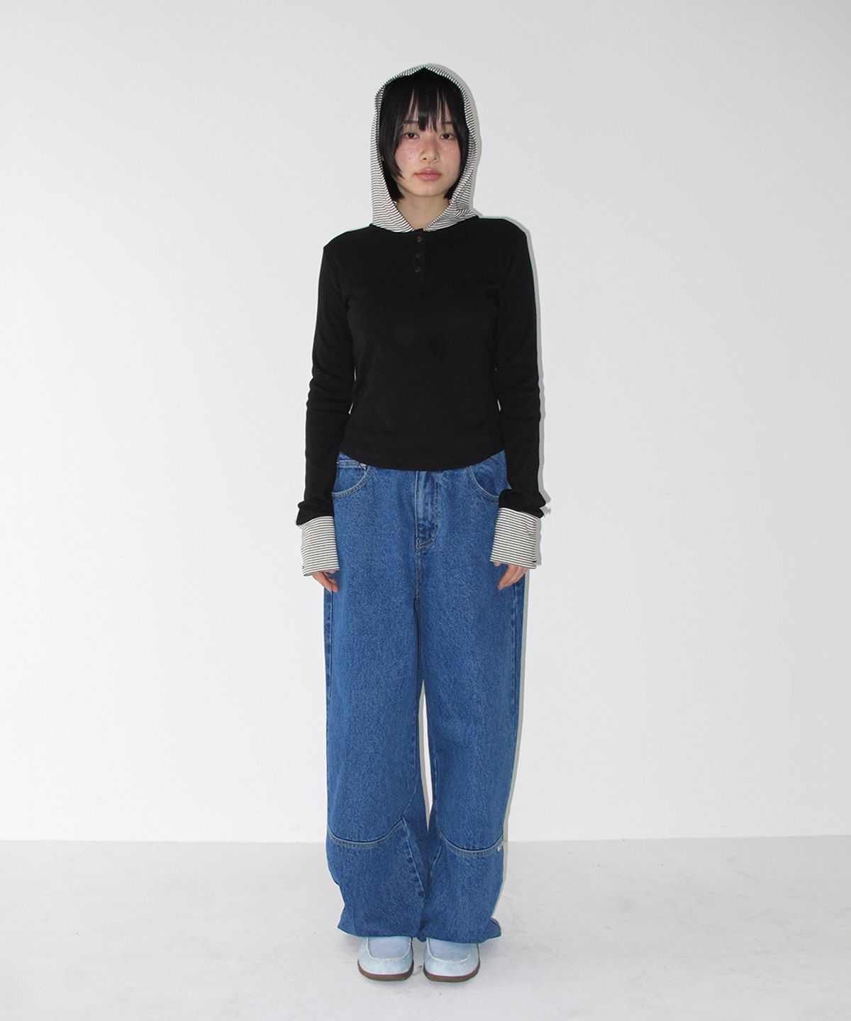 론론(RONRON) BUTTON CUFF HOODIE LONG SLEEVE BLACK