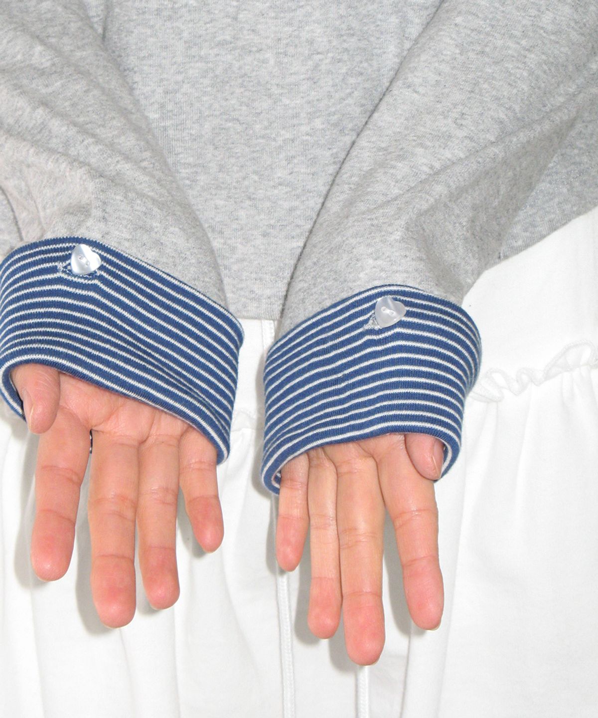 론론(RONRON) BUTTON CUFF HOODIE LONG SLEEVE GREY