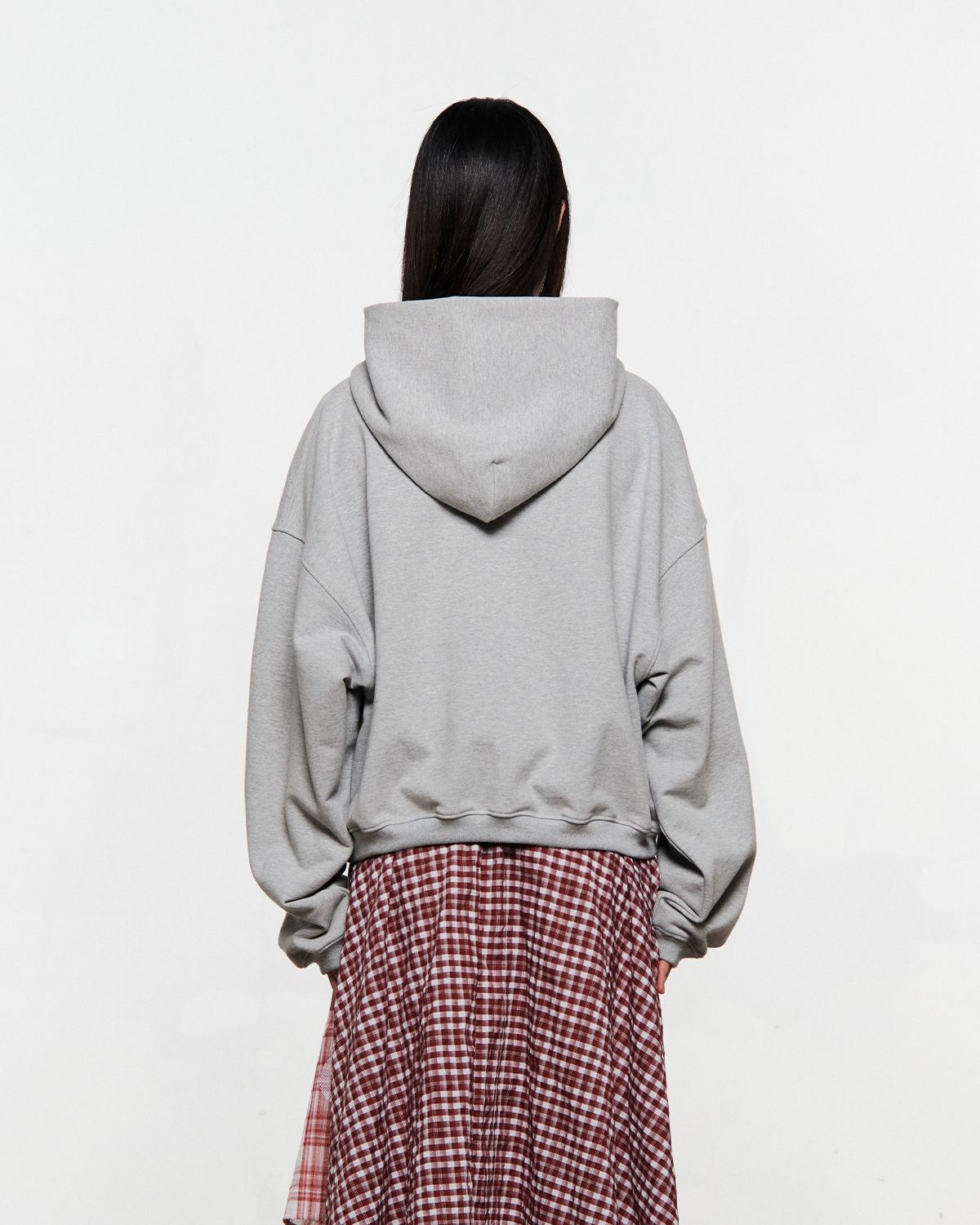 더뮤지엄비지터(THEMUSEUMVISITOR) PATCHWORK SIX HEART SWEAT HOODIE (MELANGE GREY)