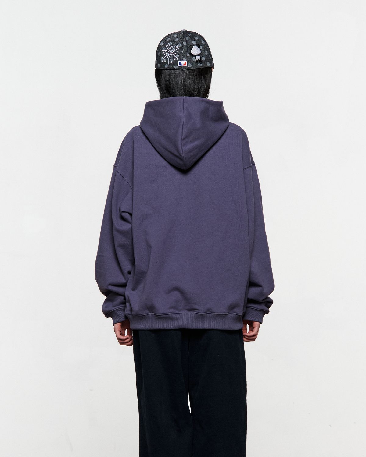 더뮤지엄비지터(THEMUSEUMVISITOR) MUSEUM ARCH LOGO SWEAT HOODIE (PURPLE)