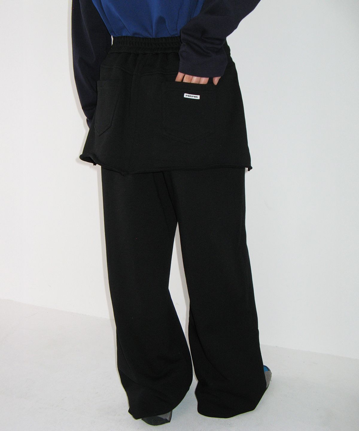 론론(RONRON) SKIRT LAYERED SWEAT PANTS BLACK