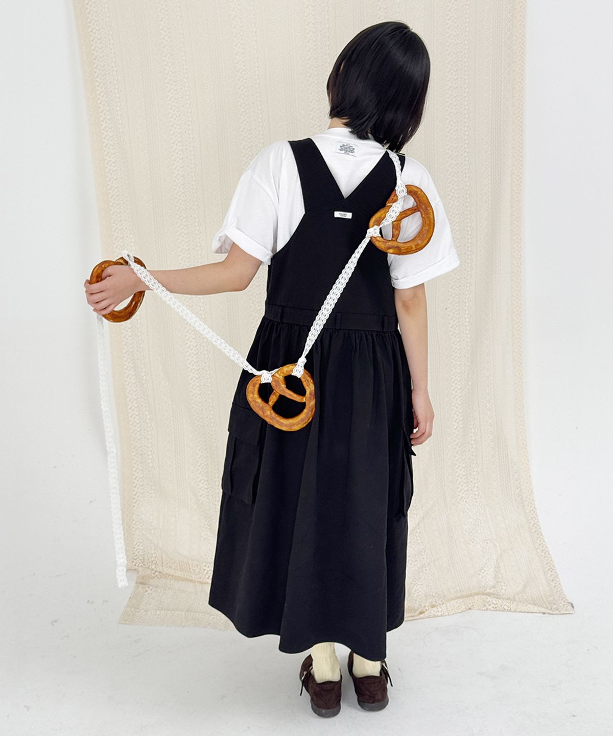 론론(RONRON) HEART ZIP POCKET OVERALL SKIRT BLACK