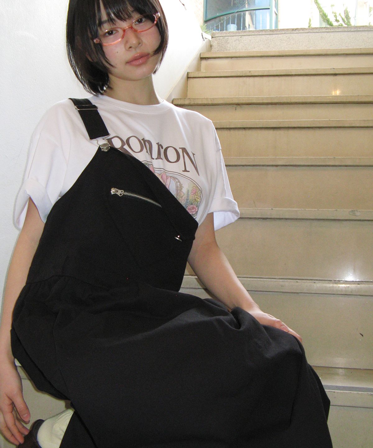 론론(RONRON) HEART ZIP POCKET OVERALL SKIRT BLACK