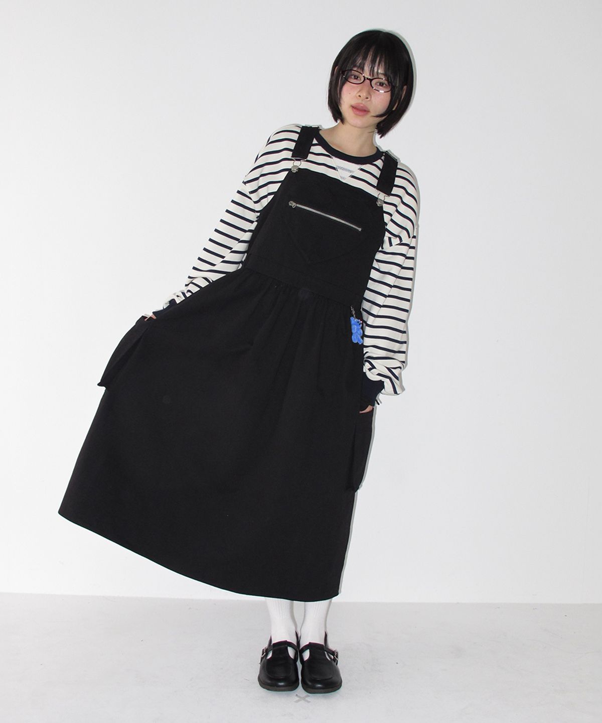 론론(RONRON) HEART ZIP POCKET OVERALL SKIRT BLACK